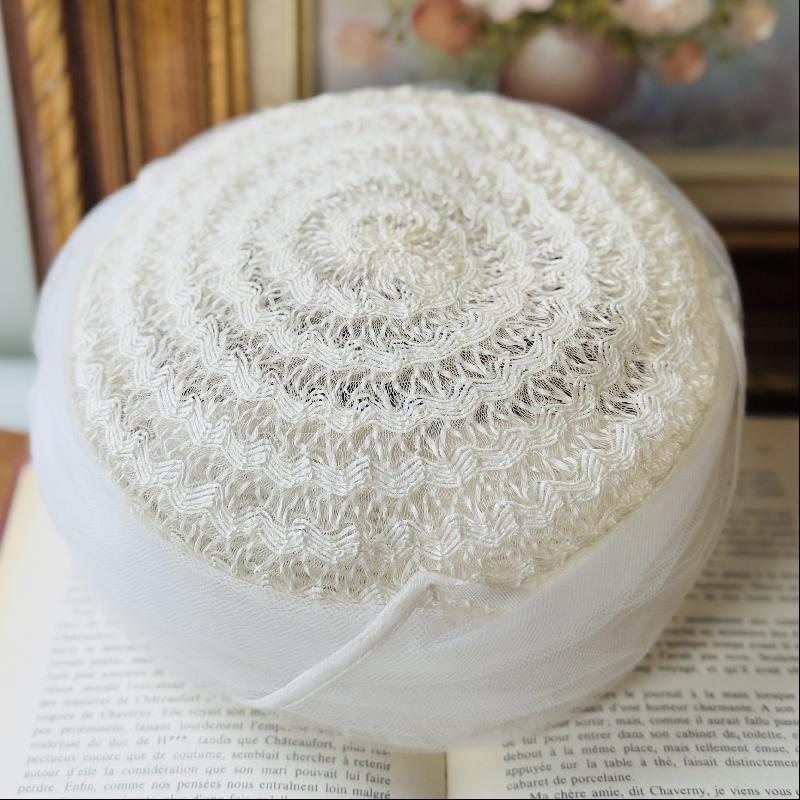 Vintage C.a. 1950s Summer Straw White Pillbox / 1950s Hat (MT964