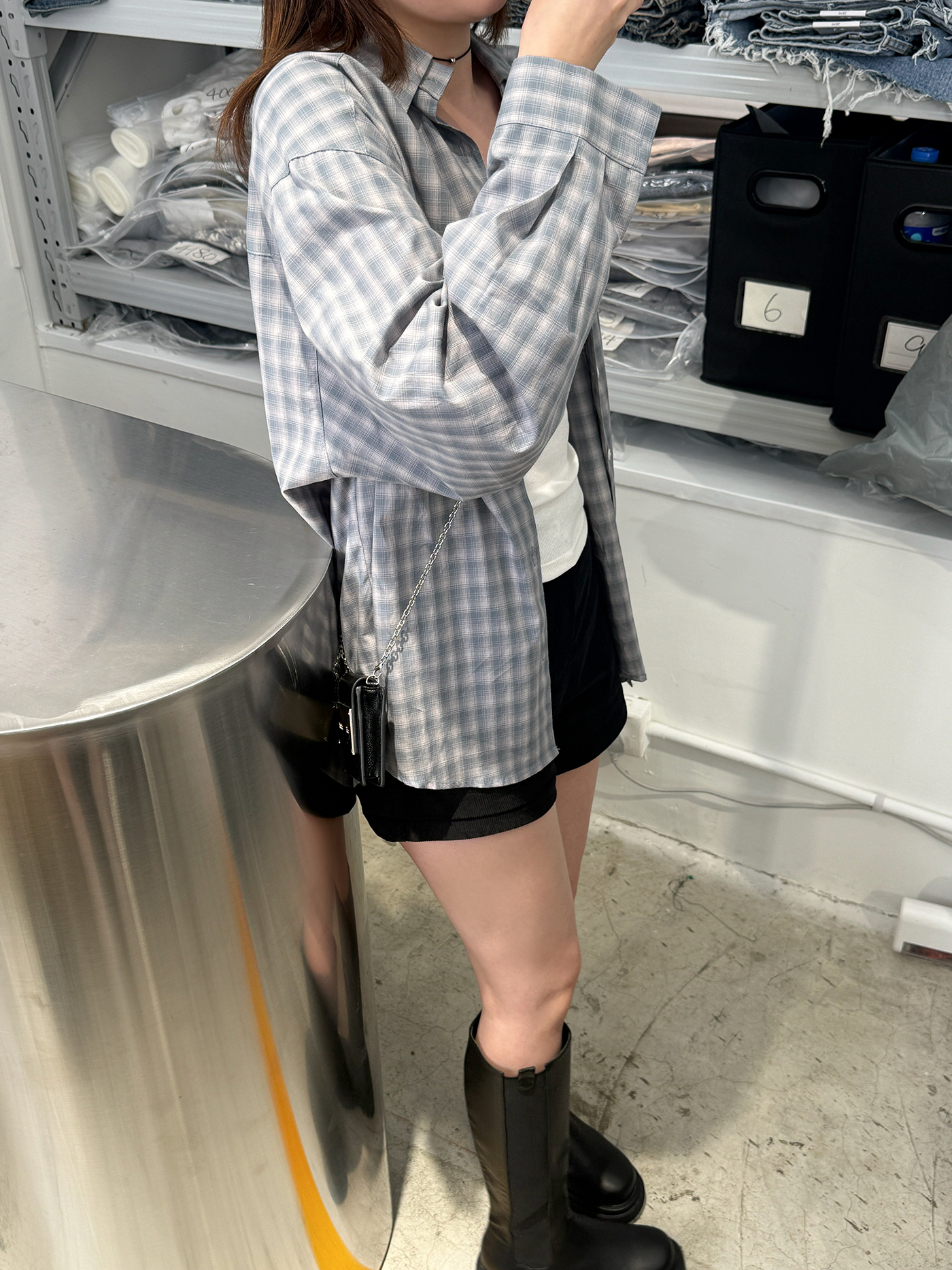 𝐋𝐨𝐨𝐬𝐞 𝐩𝐥𝐚𝐢𝐝 𝐛𝐮𝐭𝐭𝐨𝐧-𝐝𝐨𝐰𝐧 𝐬𝐡𝐢𝐫𝐭