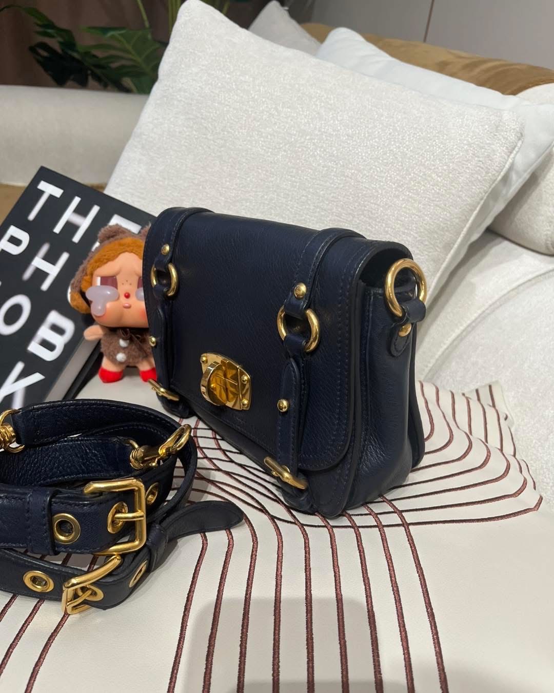 Miu Miu crossbody Bag  深藍色 100%Authentic, 95%New✅Dust bag
