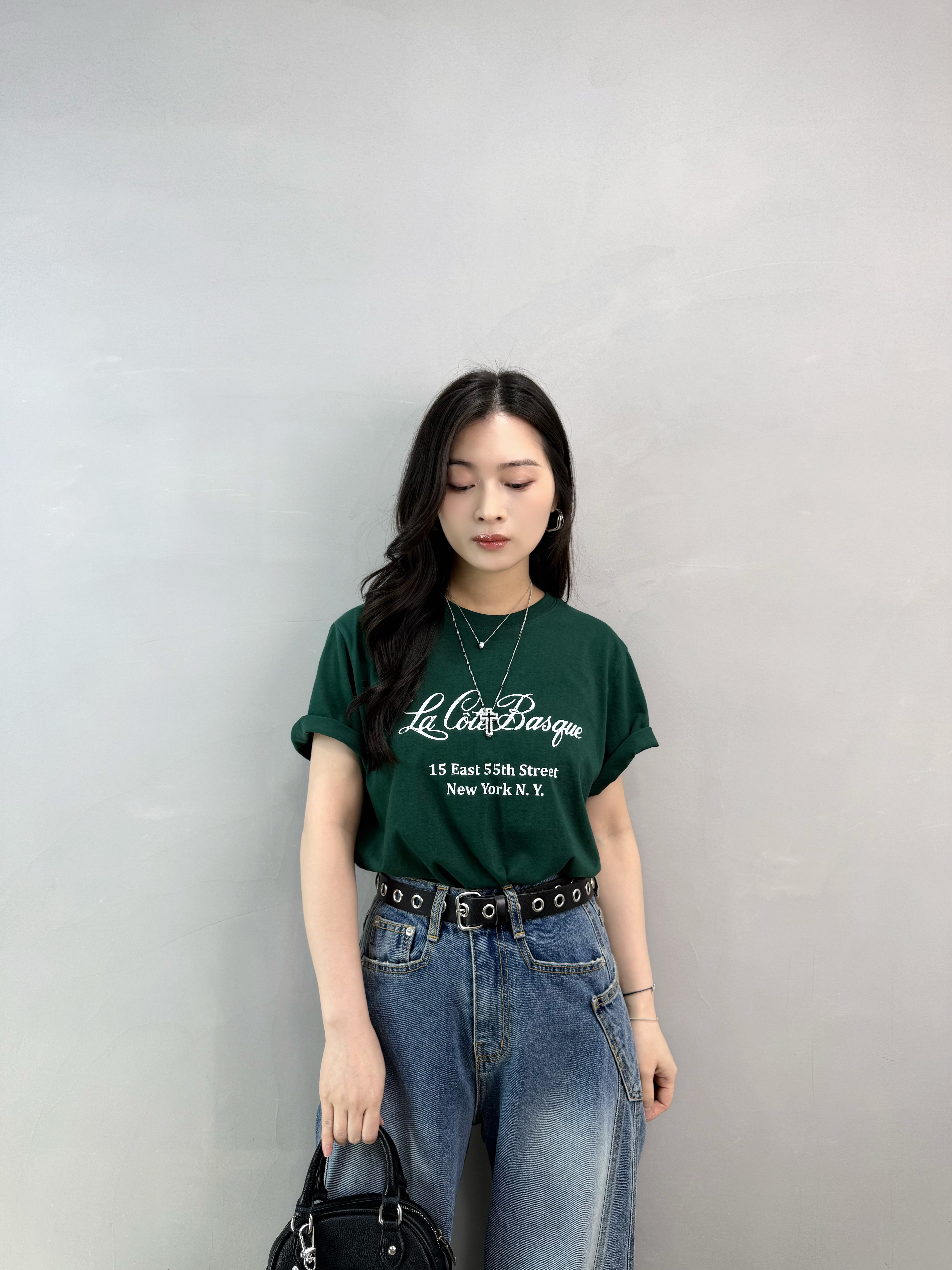 L69 撩草英文字Tee