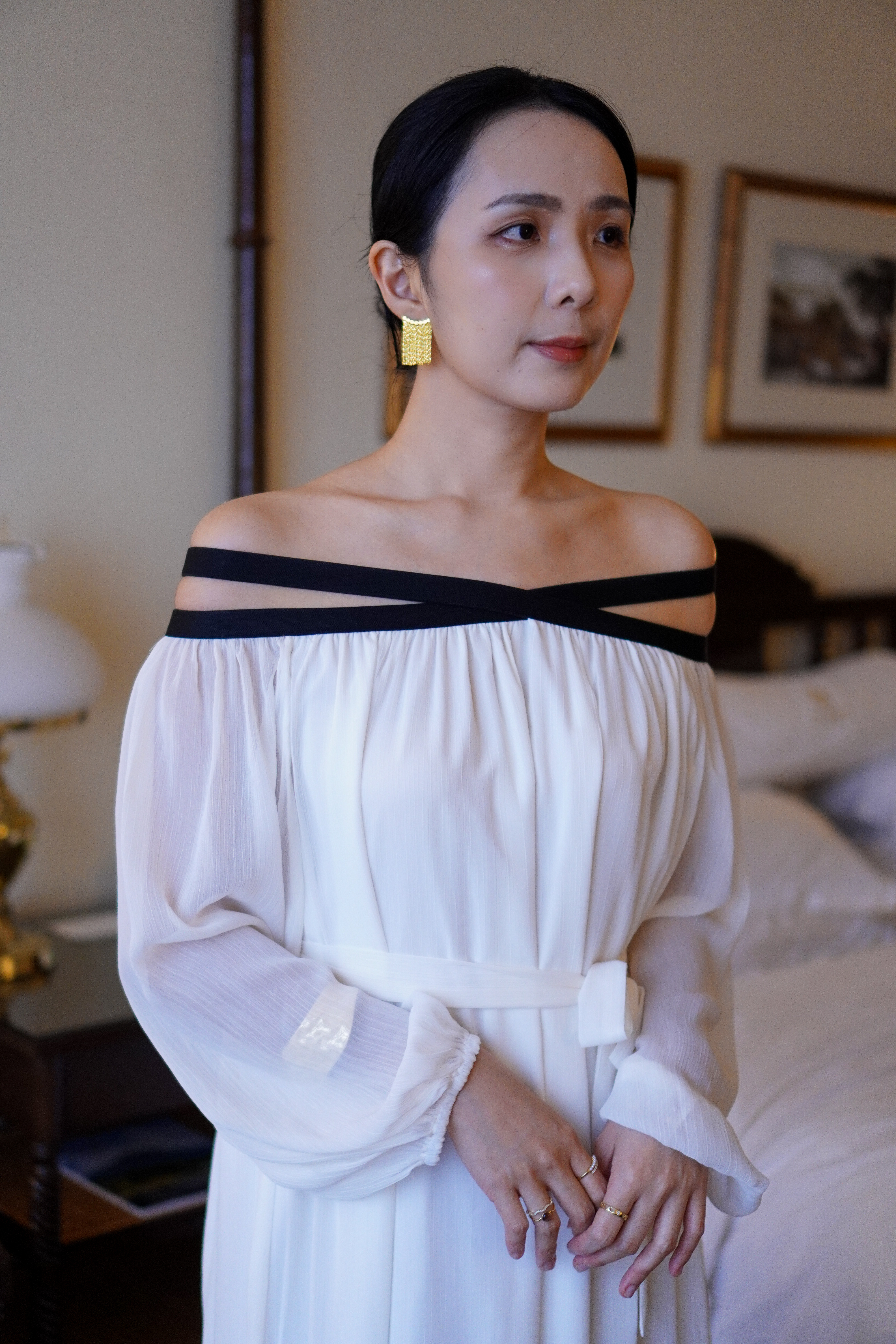 交叉一字肩飘纱连衣裙 Cross Strap Off-shoulder Flowy Dress