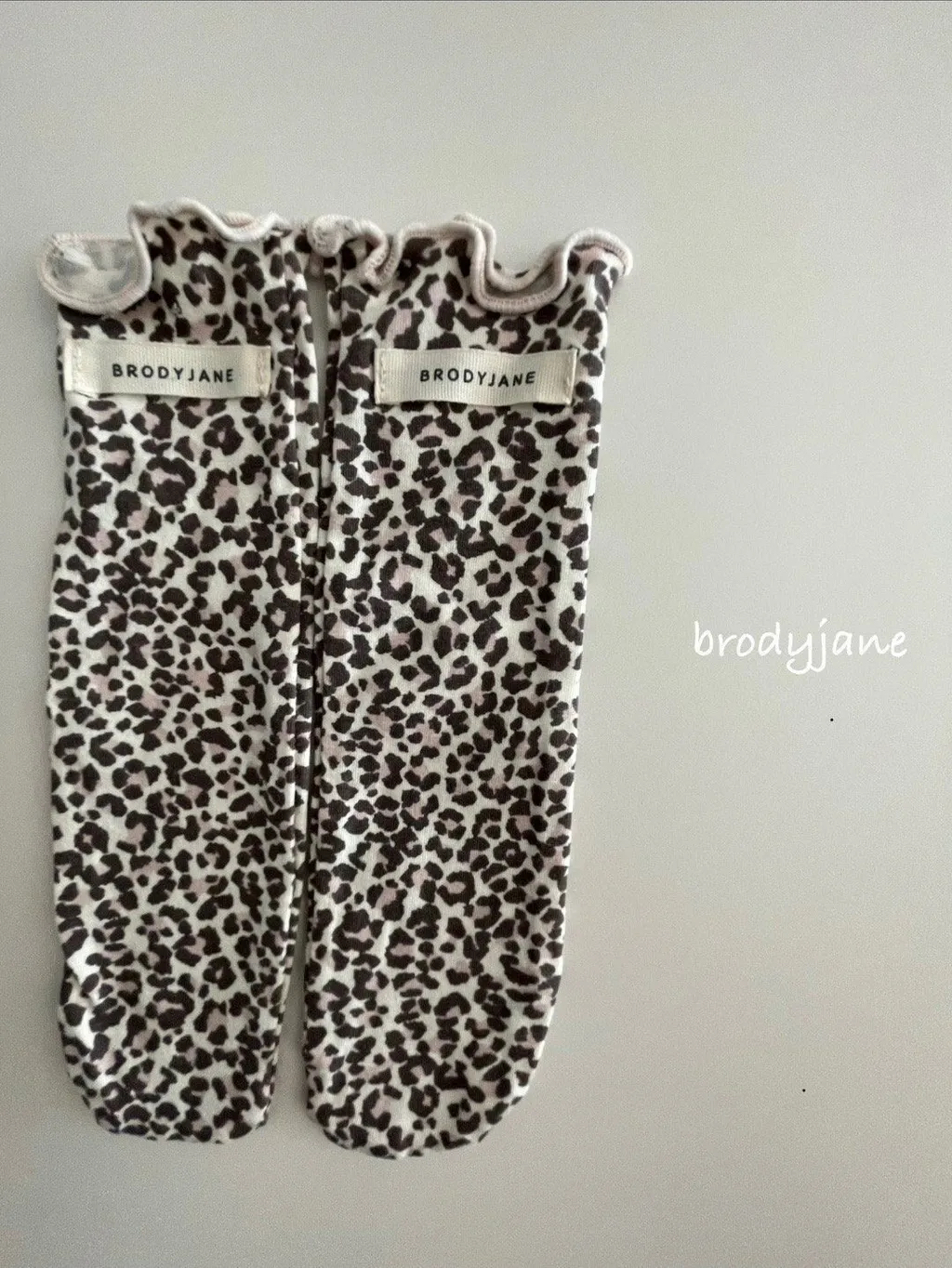 🇰🇷Brodyjane bonnet/bib/socks