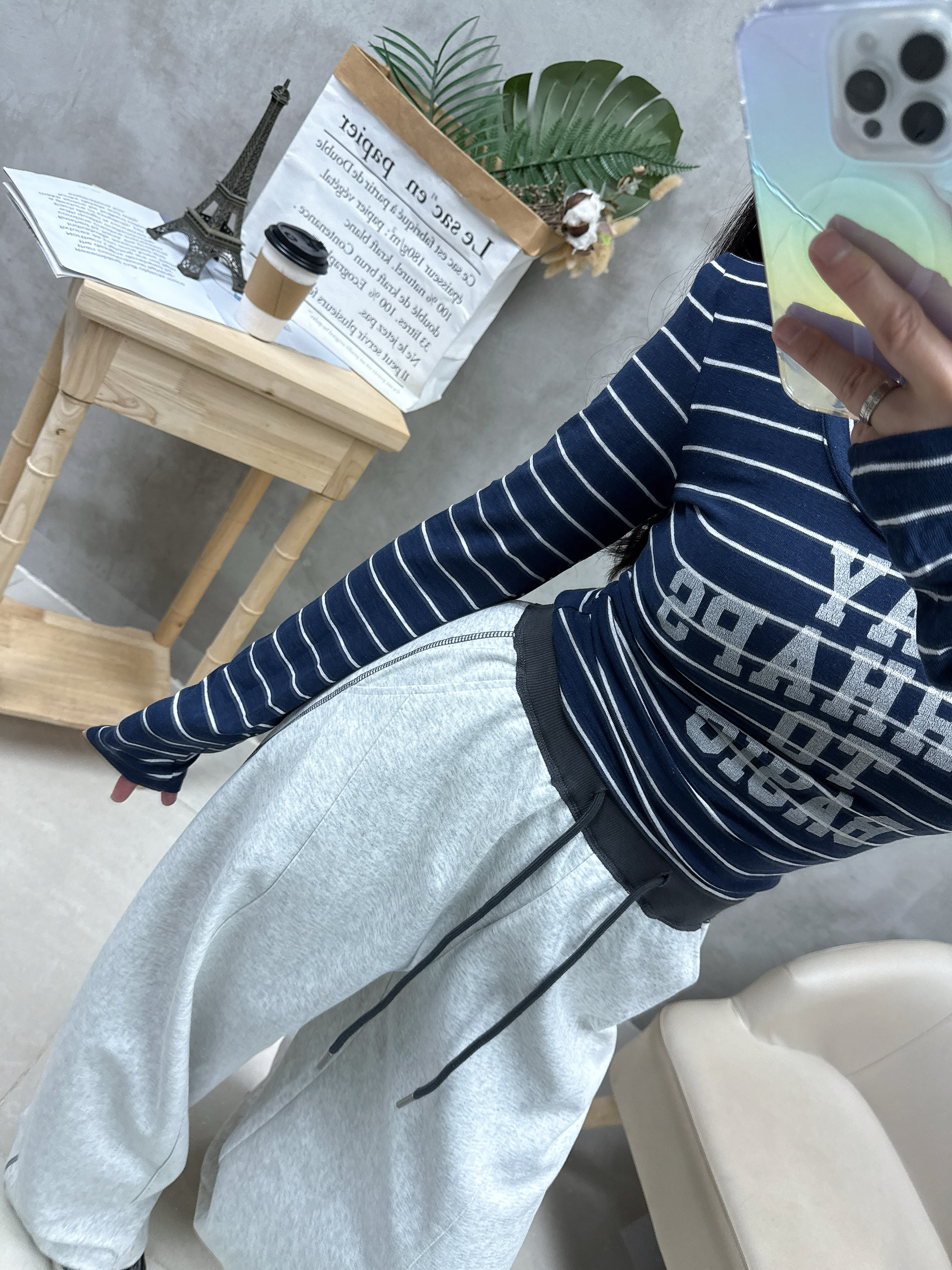 A01 薄身橫間英文字Tee