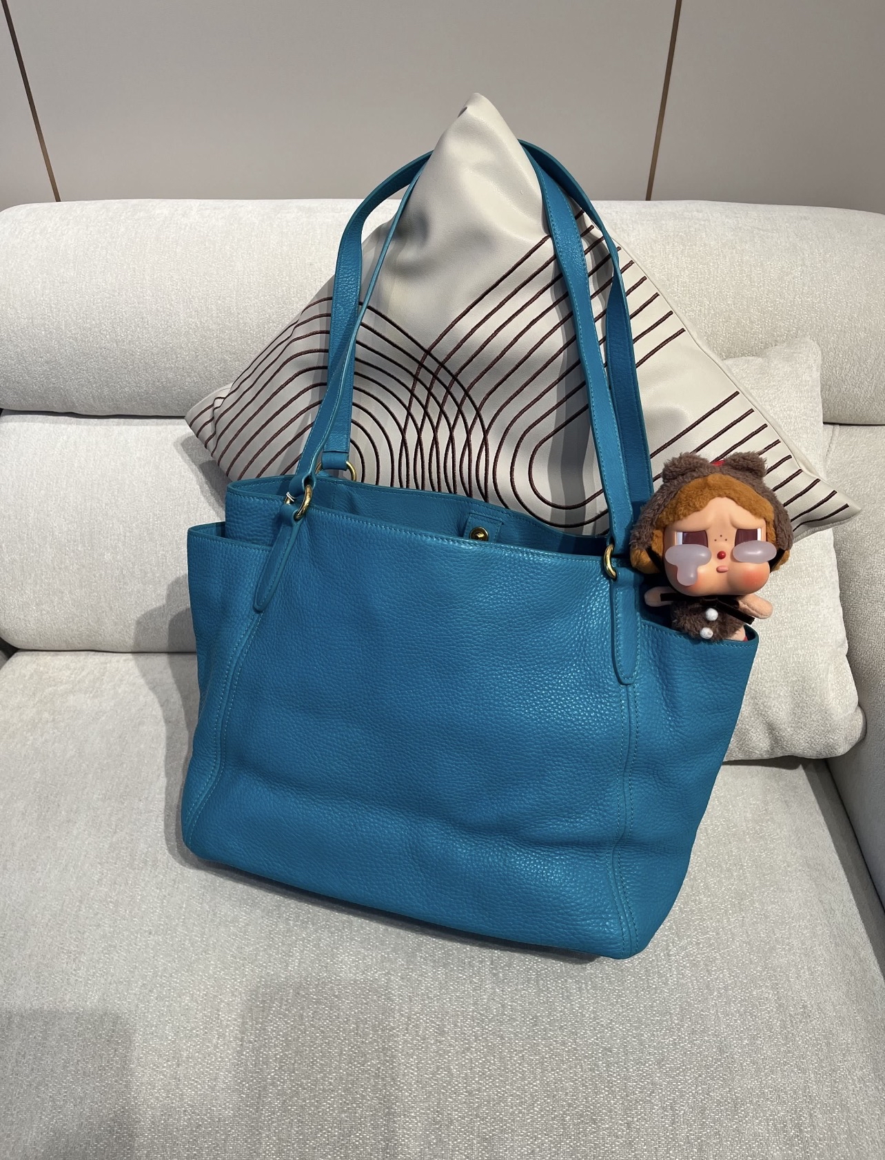 Prada shoulder bag calfskin 100%Authentic,92%new 