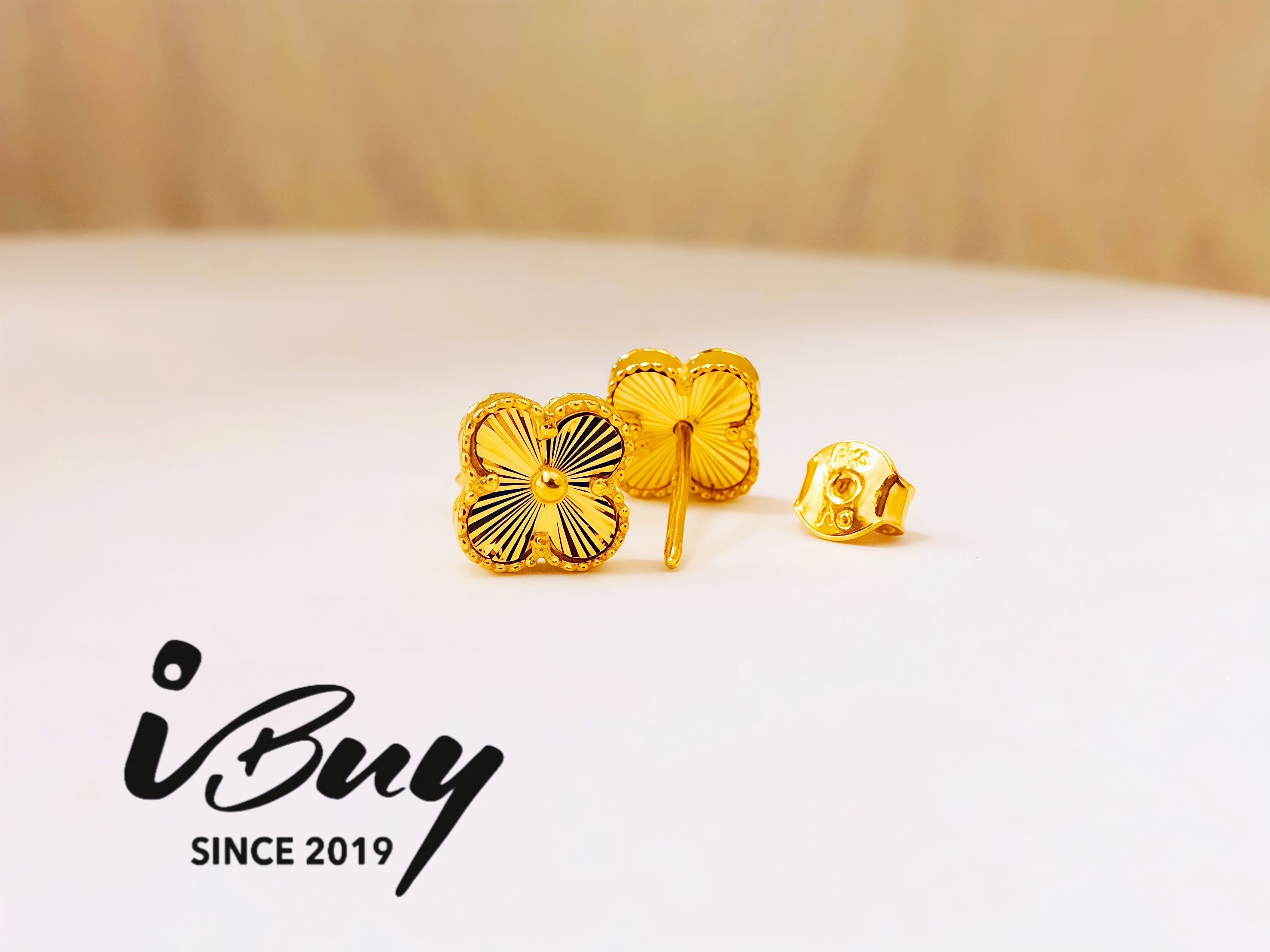 916 GOLD 8MM FULL GOLD VCA EARRING 916 金 8MM抛光镭射四叶草耳钉