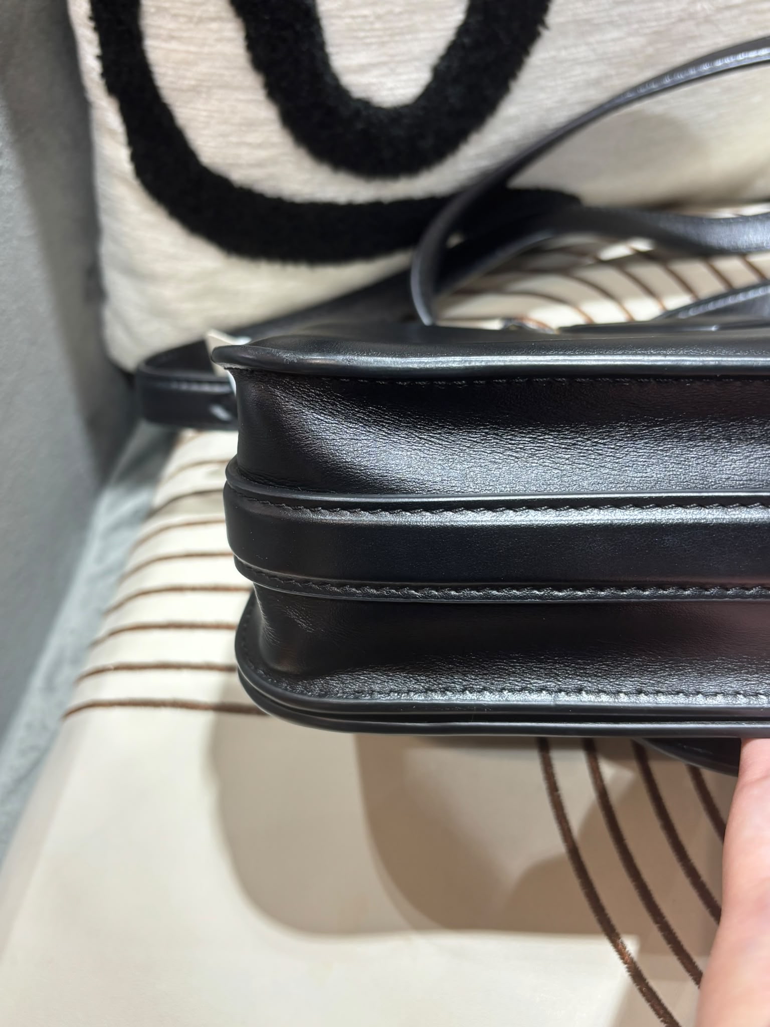 LV Pont 9 黑色小牛皮shoulder bag M55948 100%Authentic, 93%New ☑️Dust bag