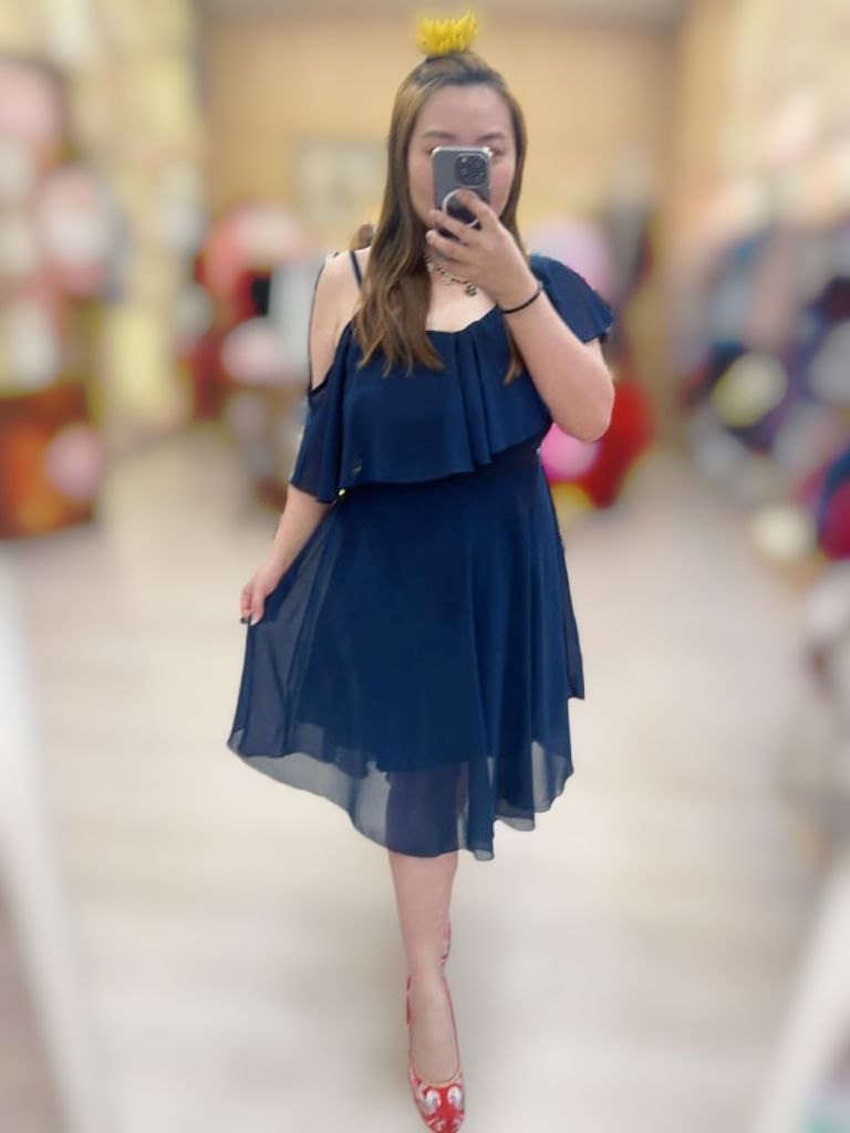 TT647 荷叶吊带露肩短礼服