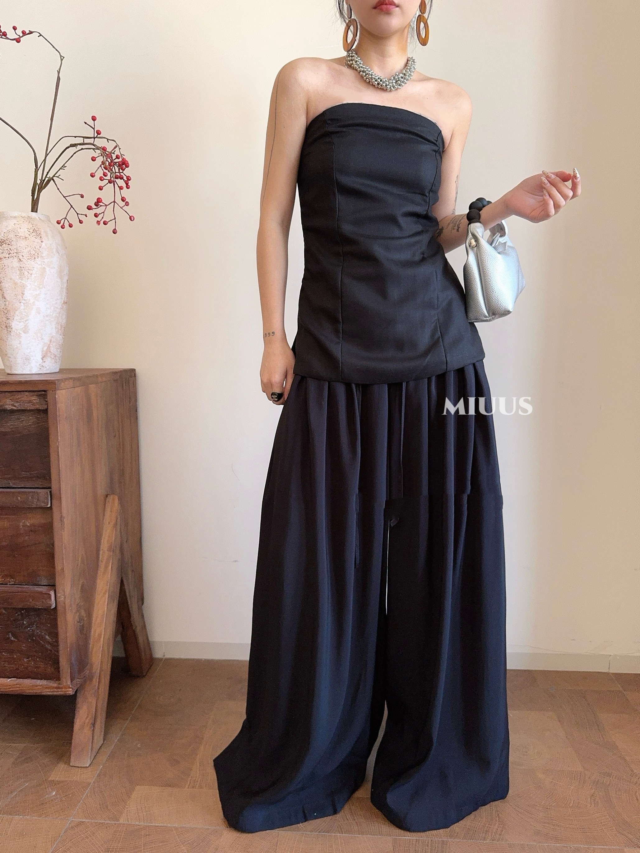 1702 LUXE BUSTIER STRAPLESS TOP 奢感抹胸束腰上衣