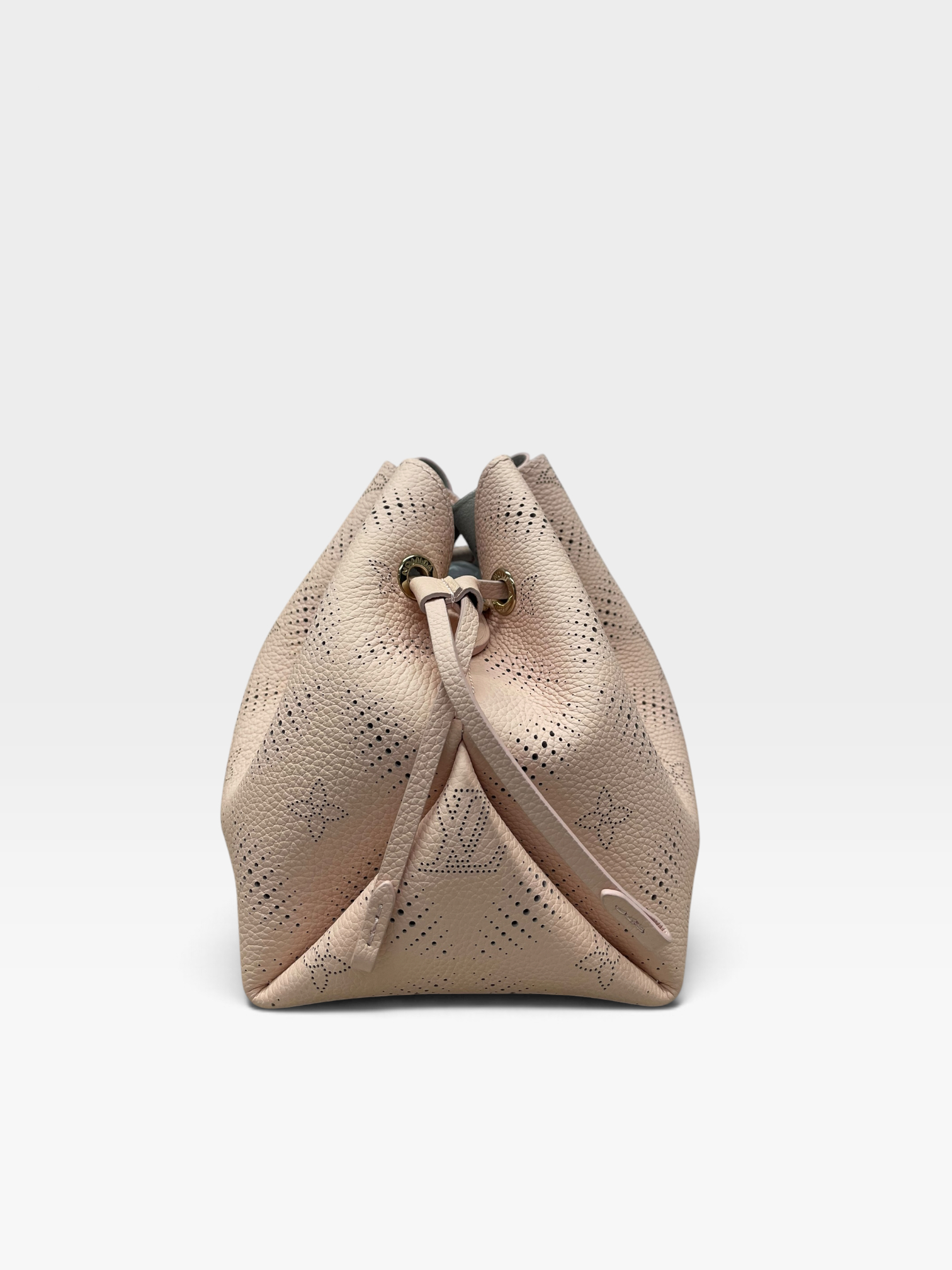 Pre-Owned LV Mahina Bella / Product Code: 092703