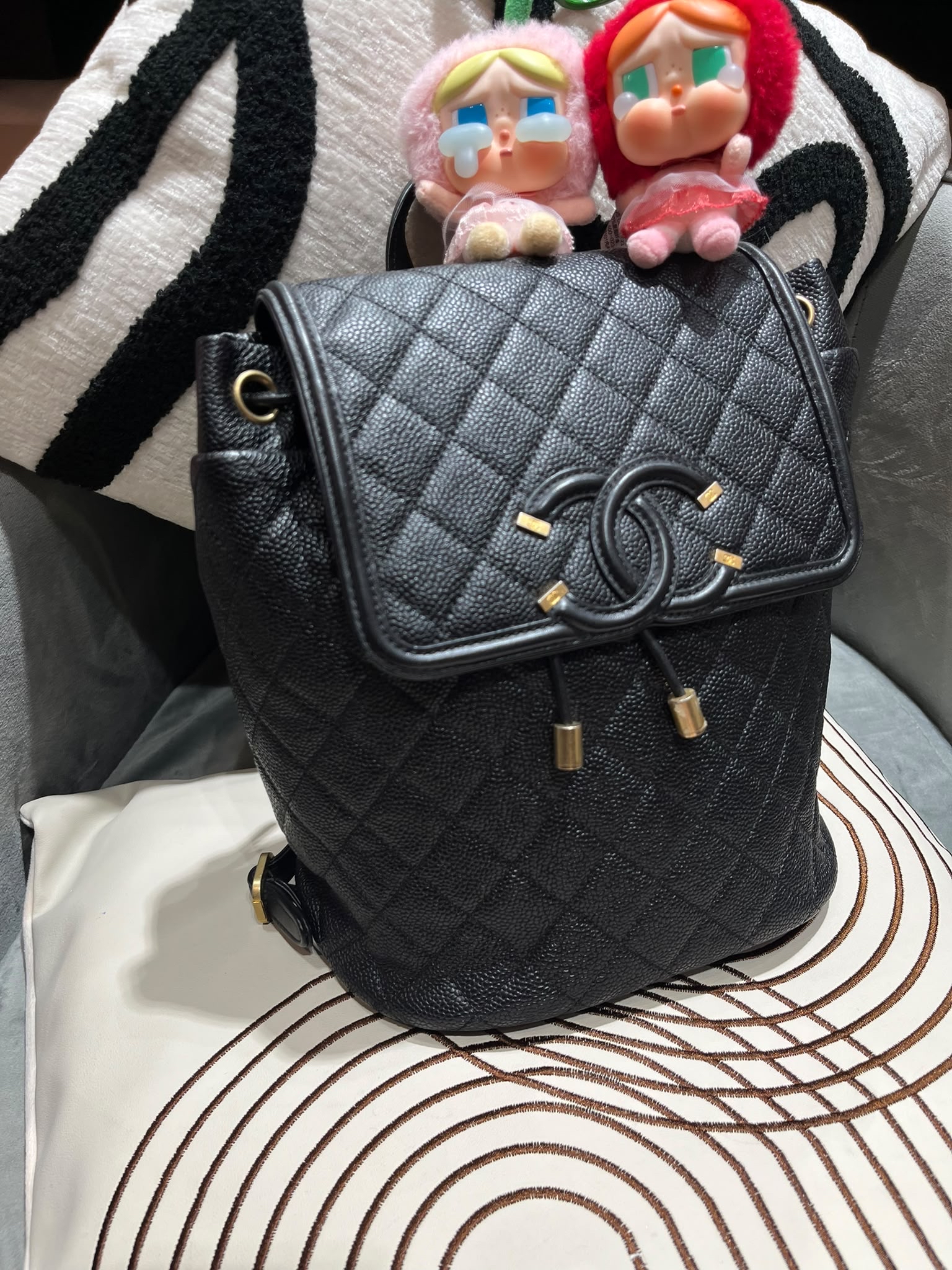 Chanel backpack cc filigree 荔枝牛皮金鏈 100%Authentic ,95%new  ✅card✅塵袋✅box 