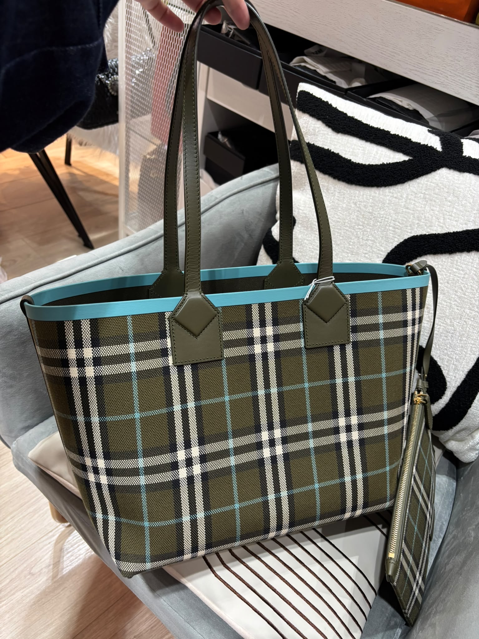 Burberry London Tote Bag Small 100%Authentic, 99%New ✅Dust bag