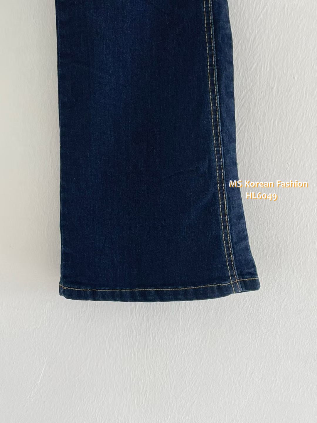 HL6049 韓國🌼Howluk拼接線條喇叭牛