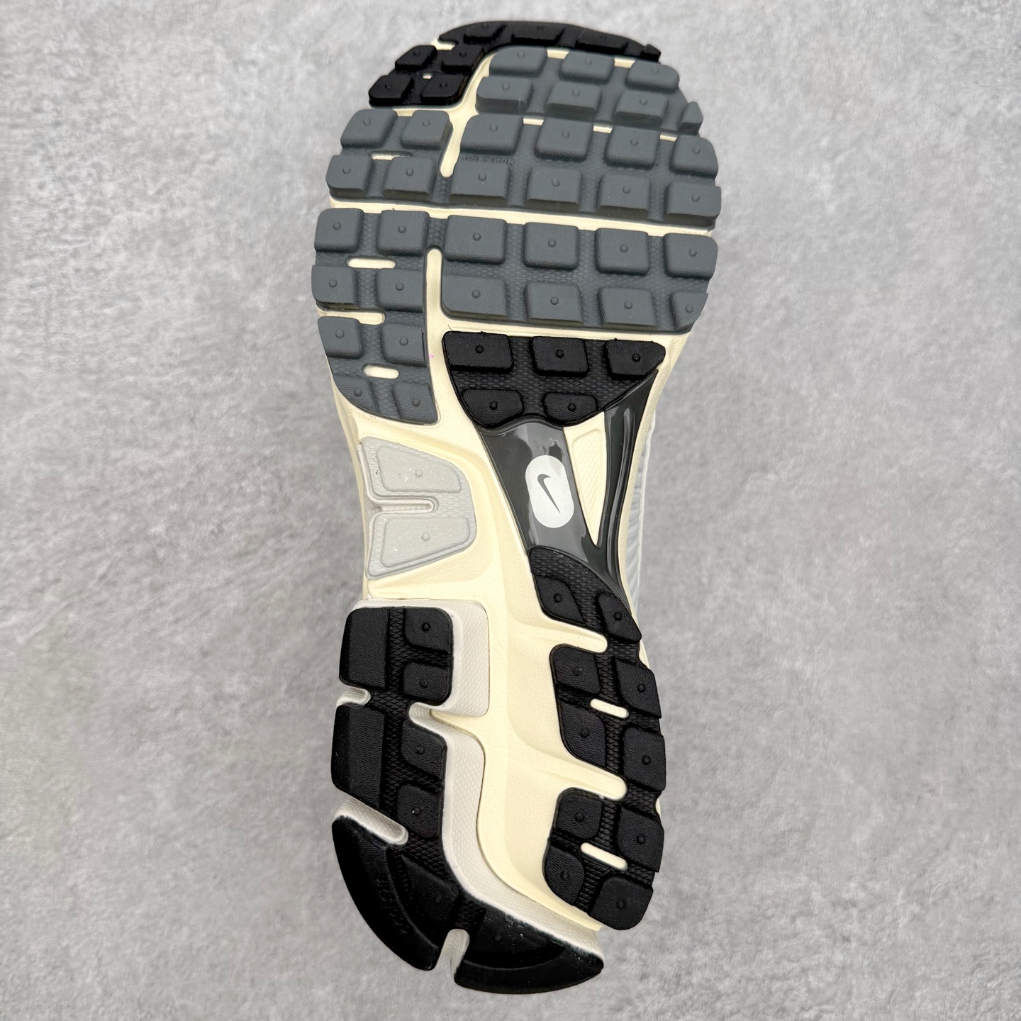 Nike Air Zoom Vomero 5 HF0731-007