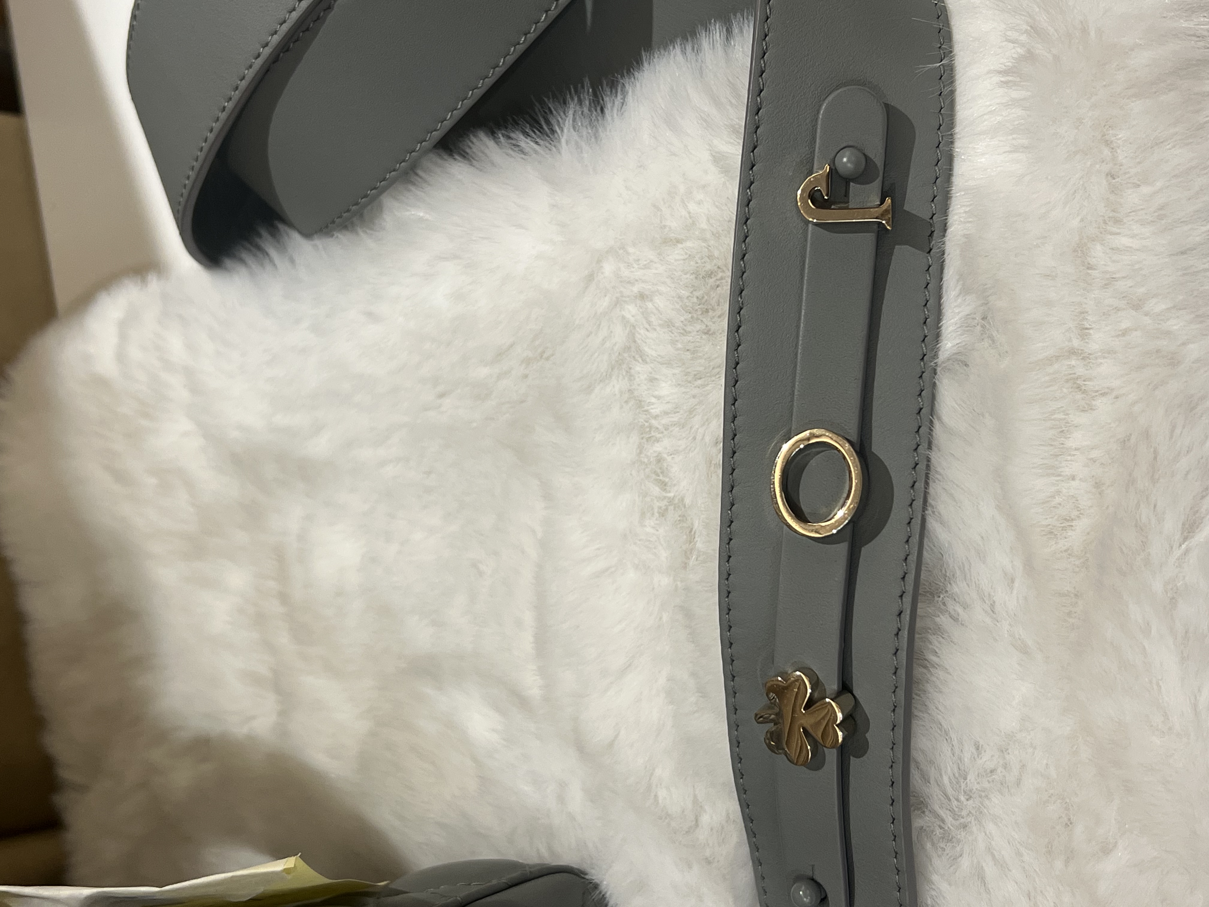 直播貨品 |  [1個-$100 2個-$300］H22