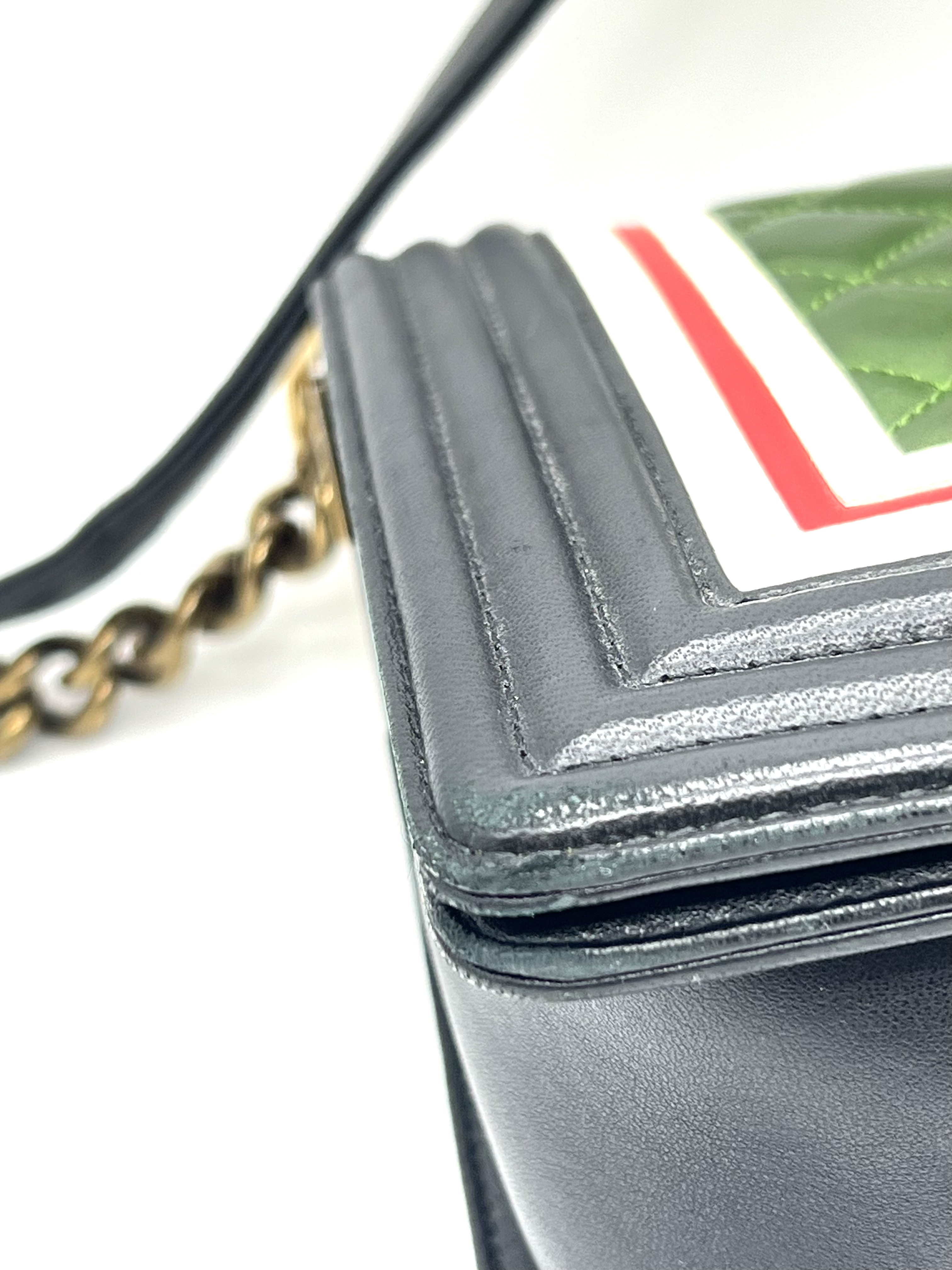 Pre-Owned CHANEL Crest Boy Flap Bag / Product Code: 26041510