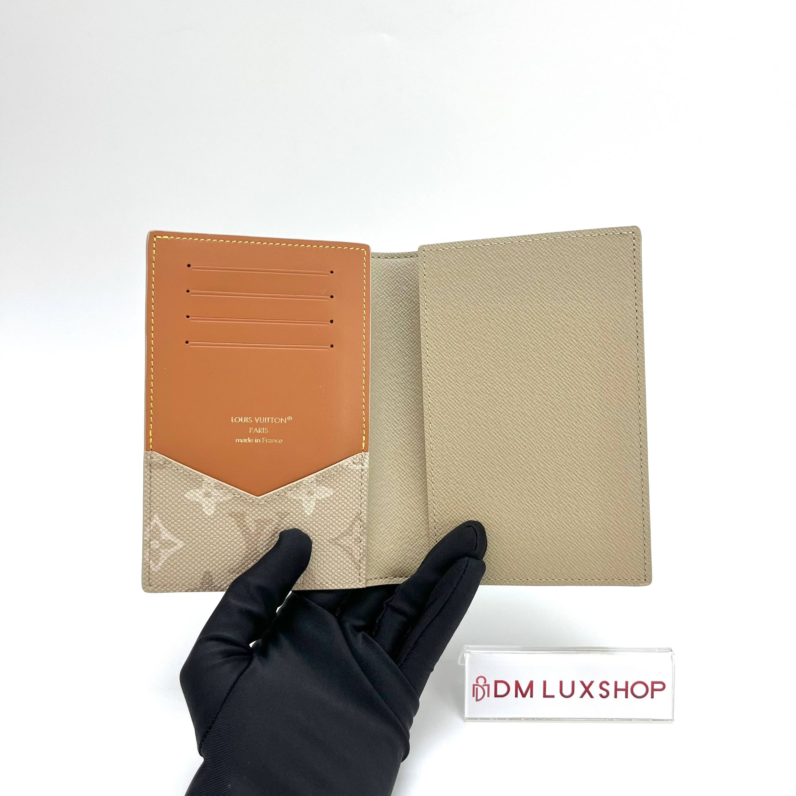 LV Passport Cover Neutral / Tan
