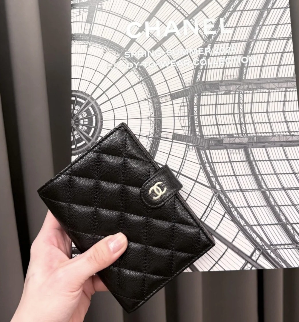 0427 CHA**NEL PASSPORT HOLDER 魚子醬牛皮護照夾銀包⭕正品級⭕6月中