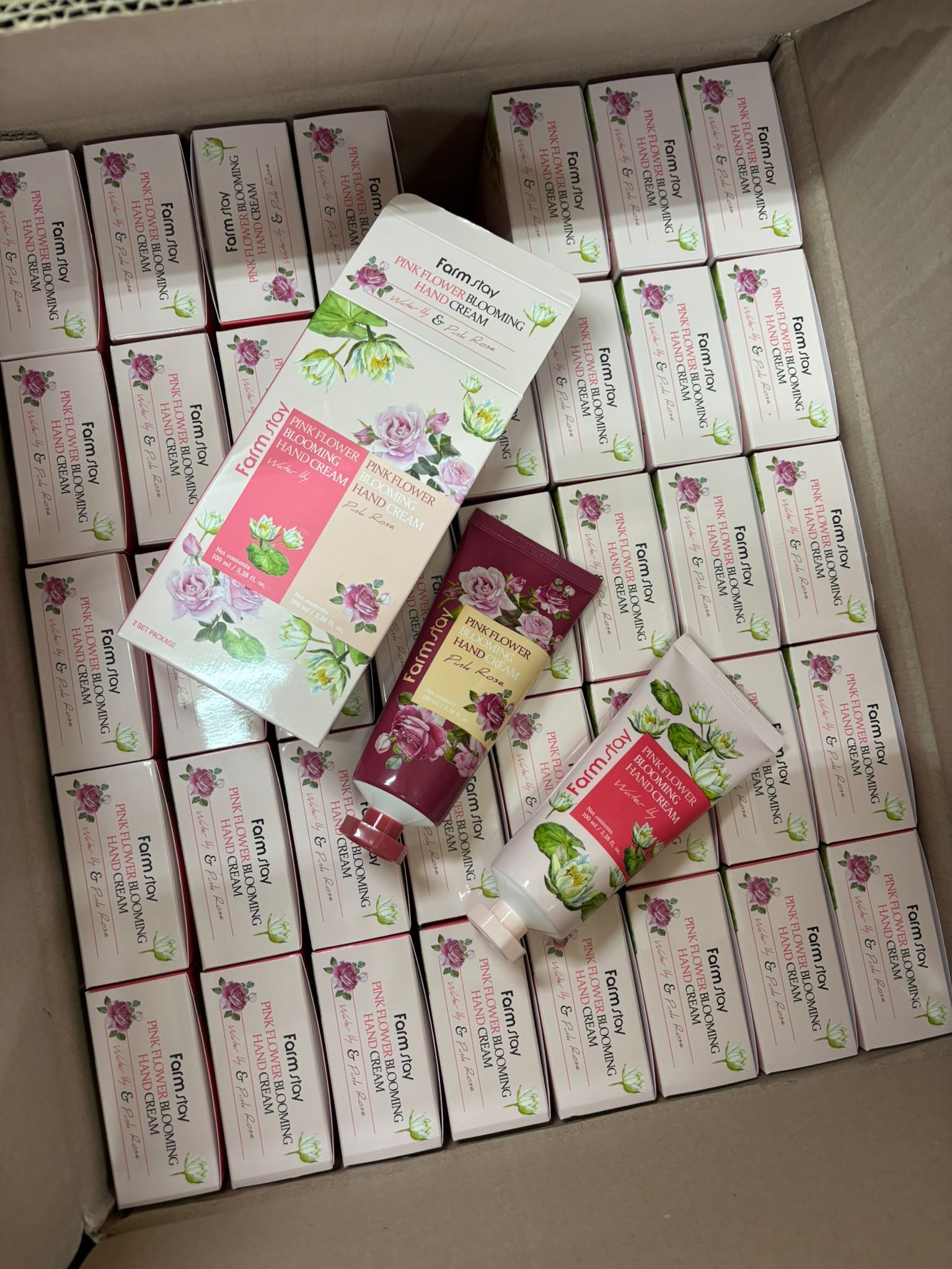 FarmStay 花香護手霜 2支入 百合花/玫瑰 1 盒 睡蓮100ml + 玫瑰 100ml