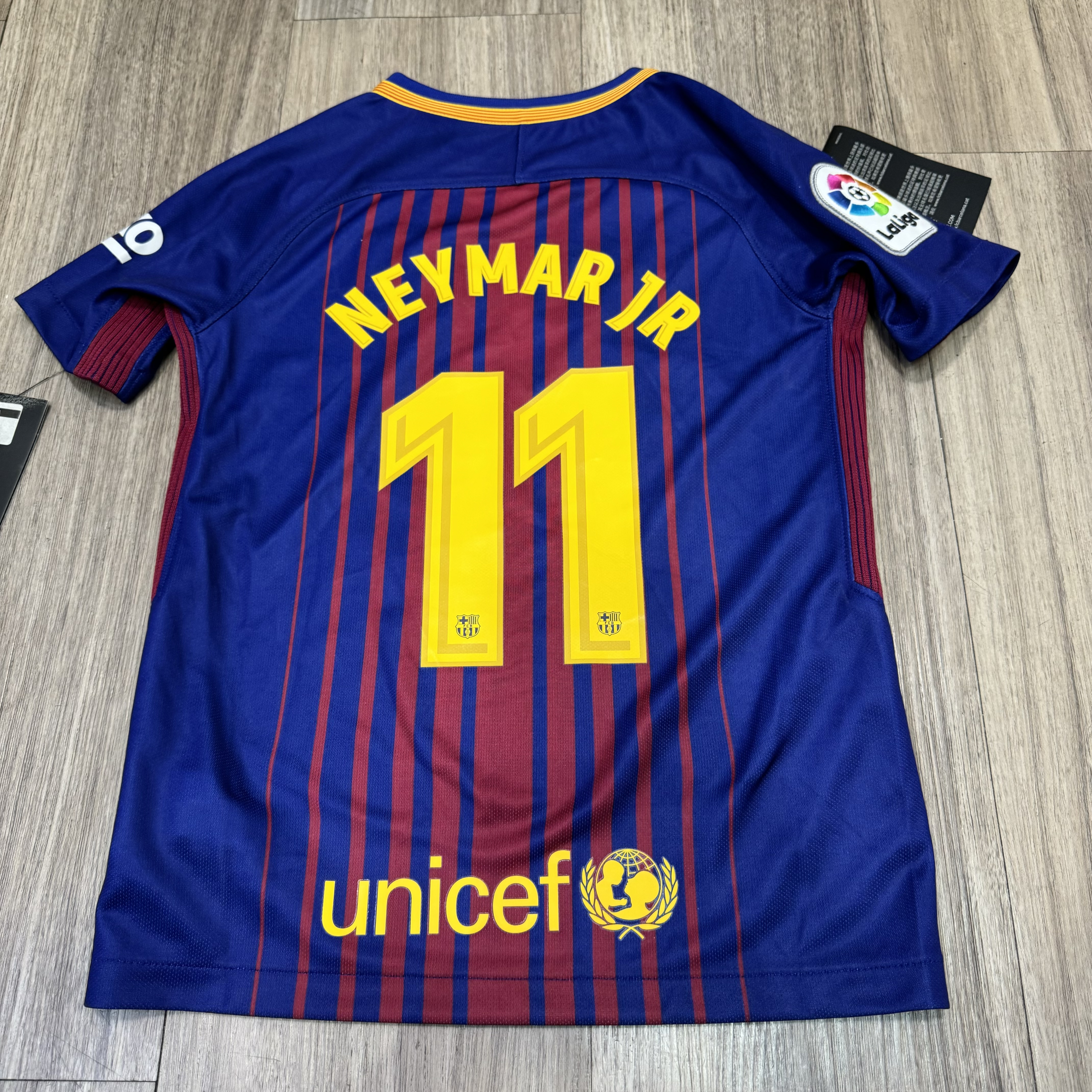 (Youth size)Barcelona 17/18 home shirt #11 Neymar JR (Bnwt)