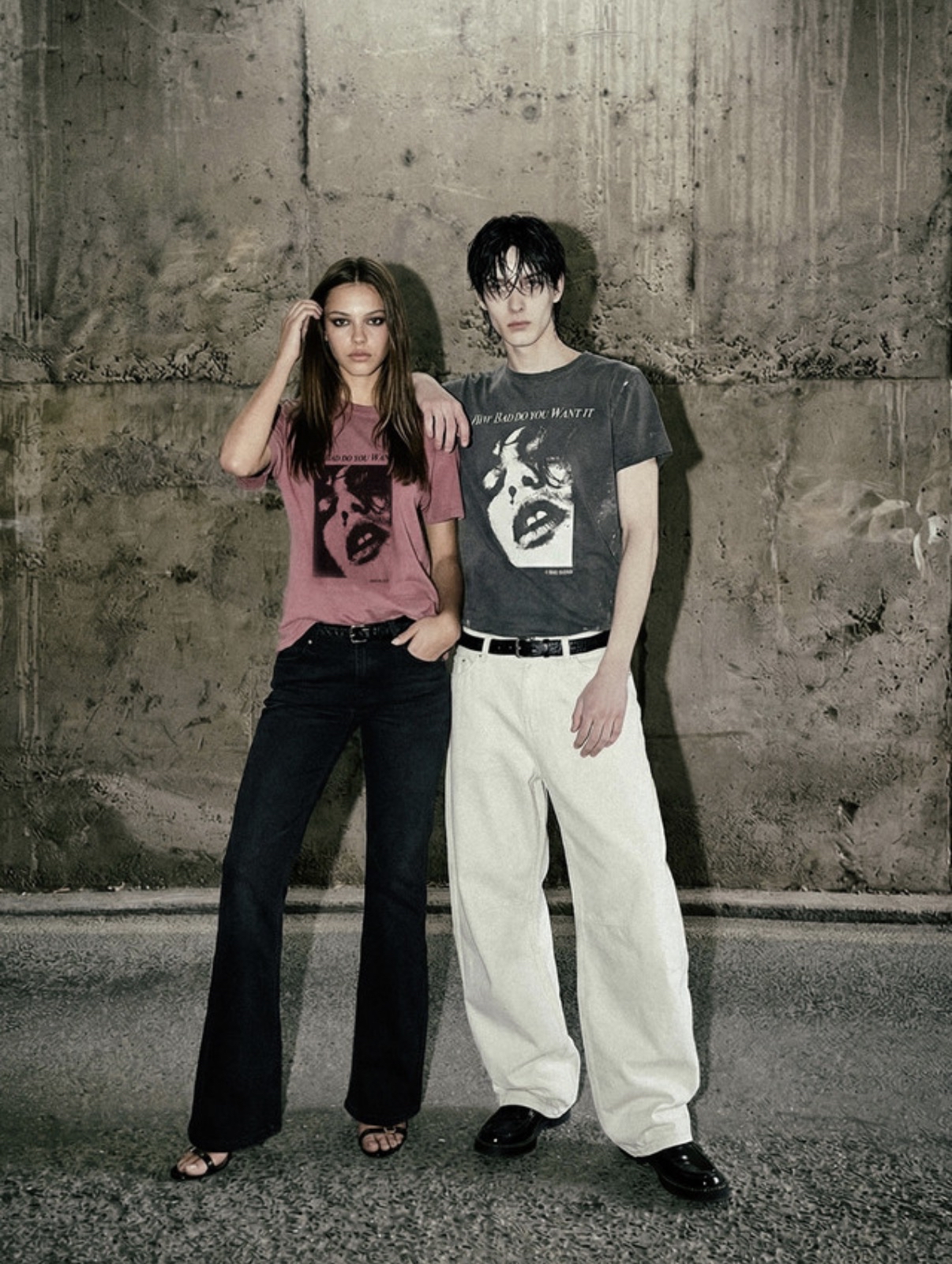 BADBLOOD[w-tee26-143] Portrait of a Wild Thing Short Sleeve T-Shirt - Charcoal