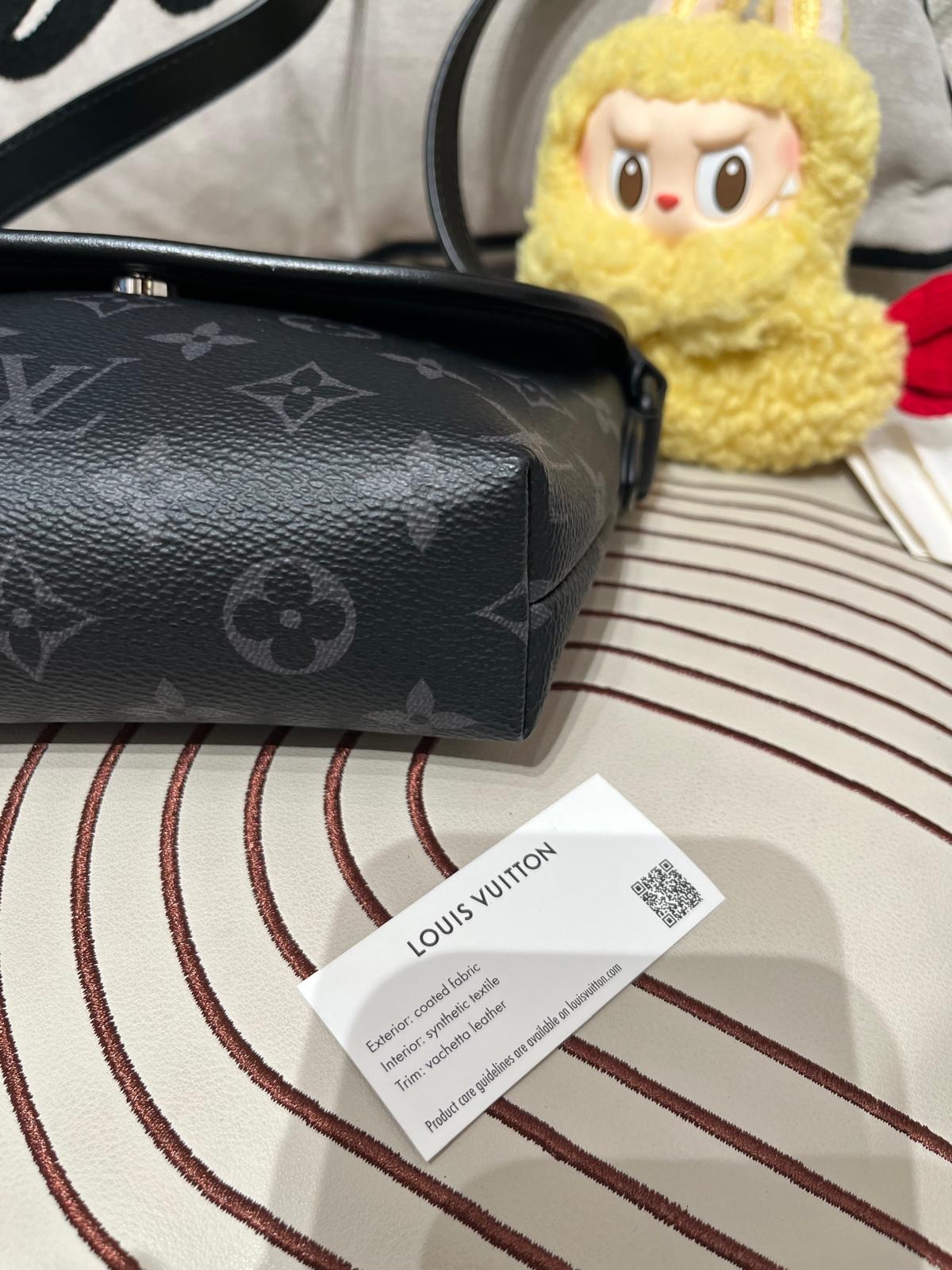 LV Pulse Wearable Wallet M12806 100%Authentic, 98%New ✅收據✅Dust bag