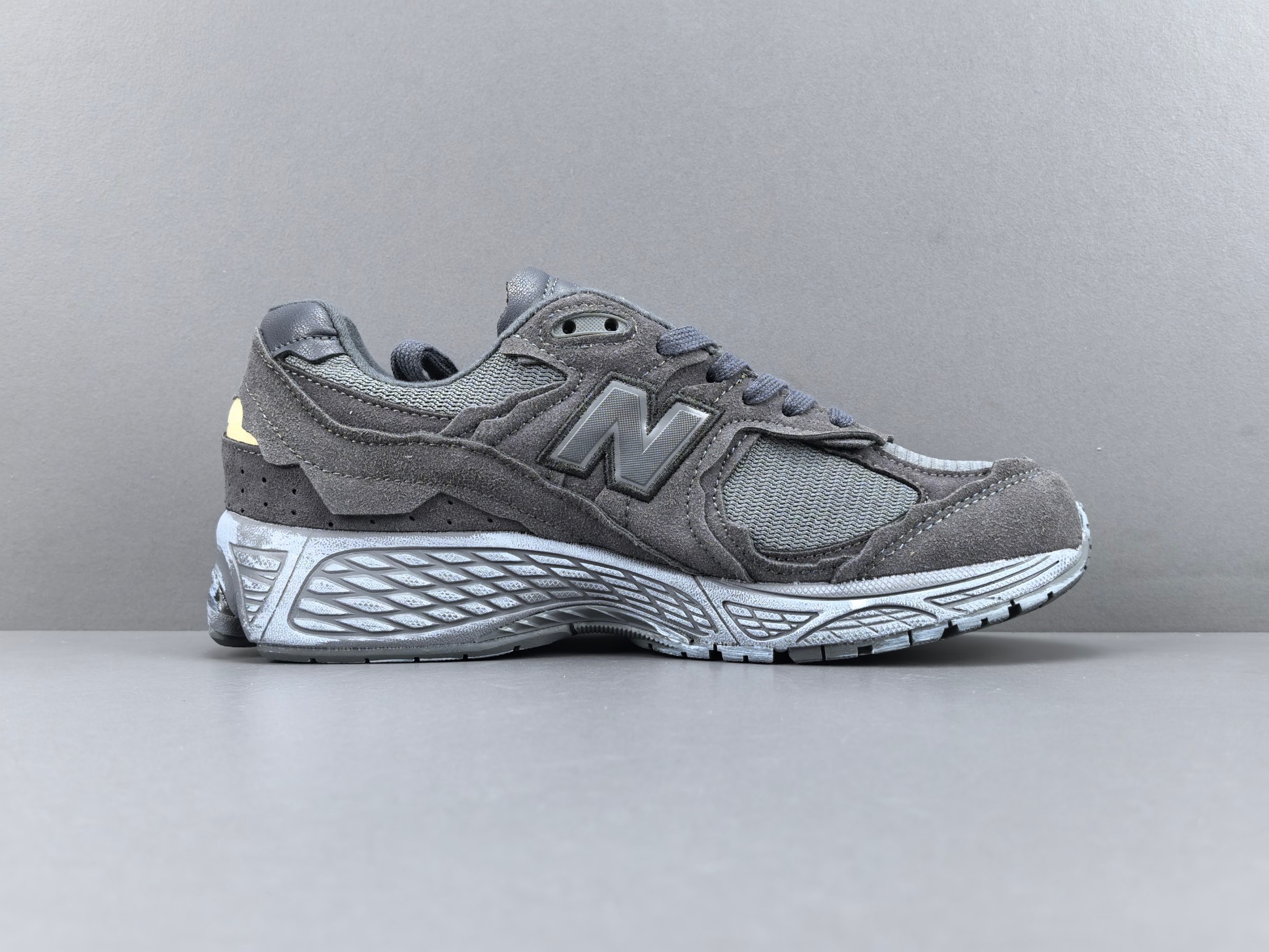 New Balance 2002R ML2002RDB