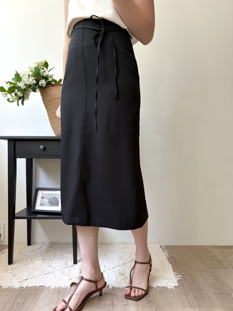 Noir Belted Skirt (Black)