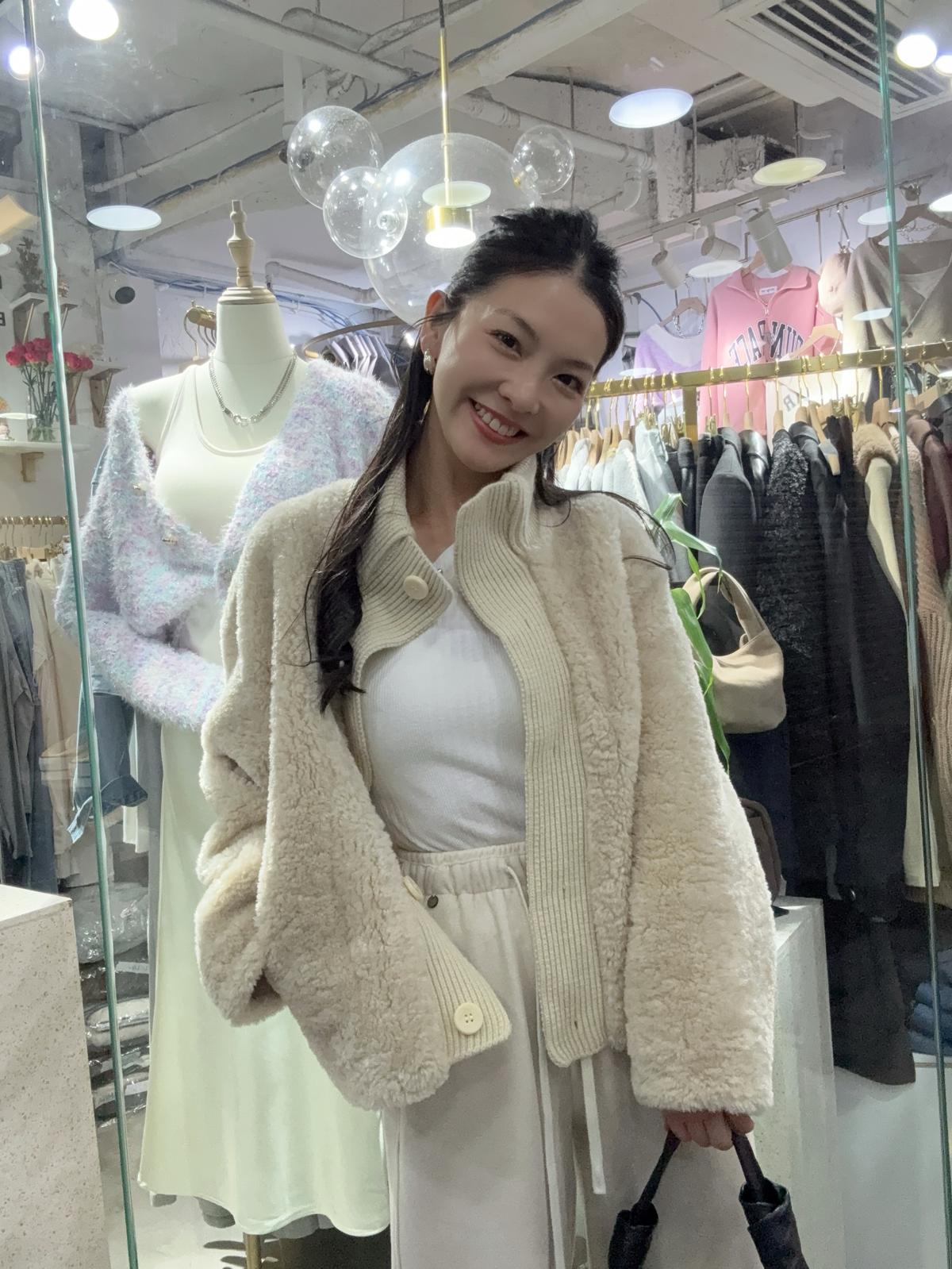 拼冷羊羔毛外套