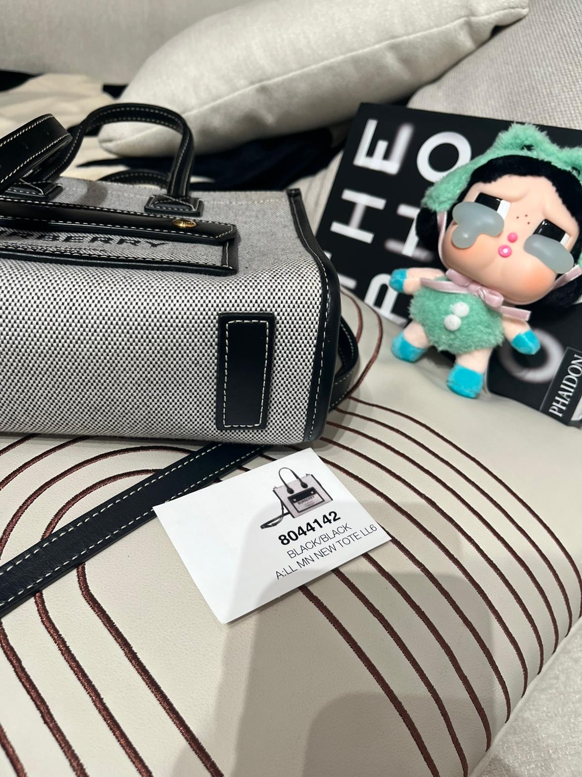 Burberry Freya 2way bag  100%Authentic, 98%new ✅dust bag 