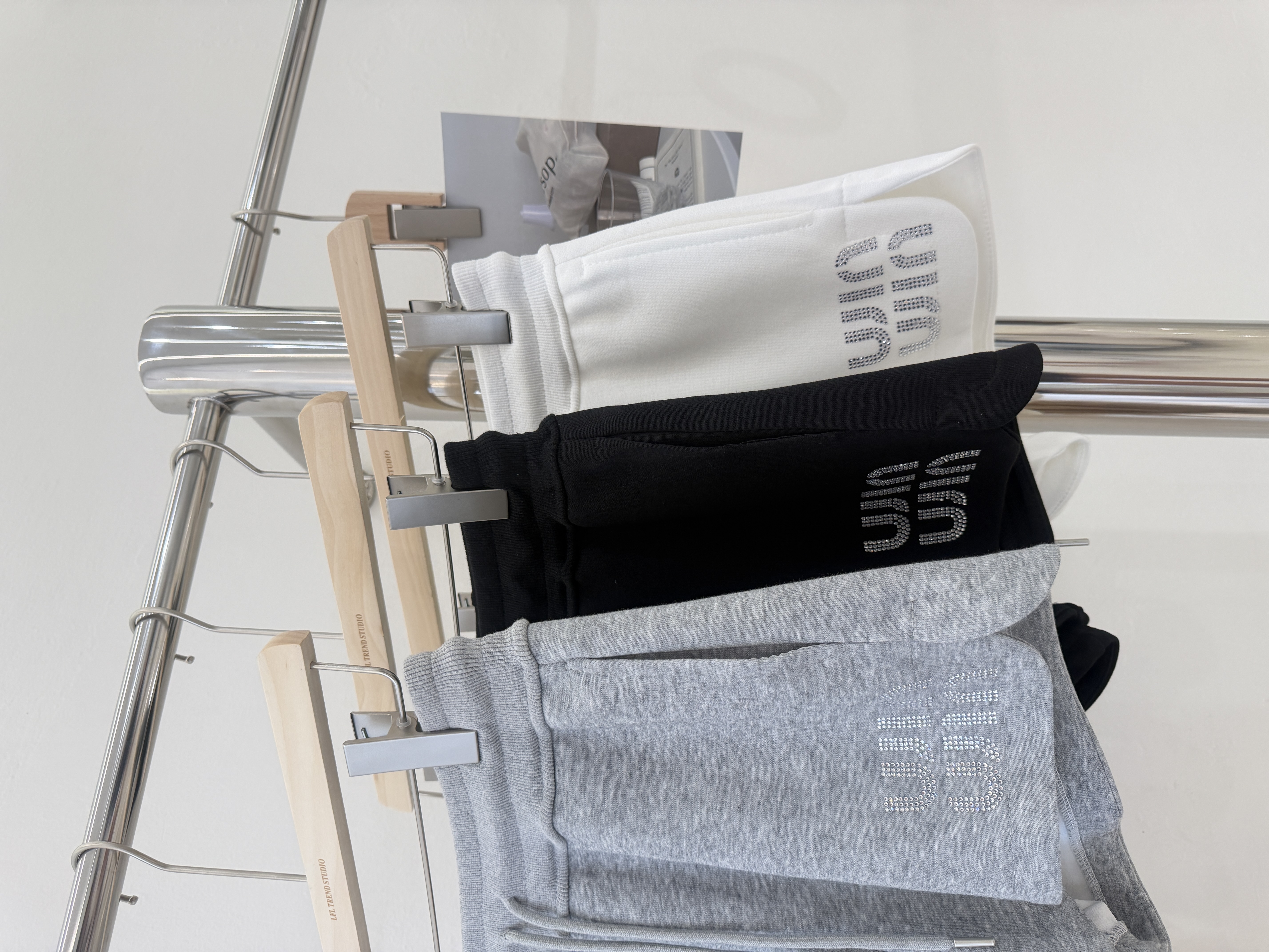 6358 爆款水钻字母休闲裤