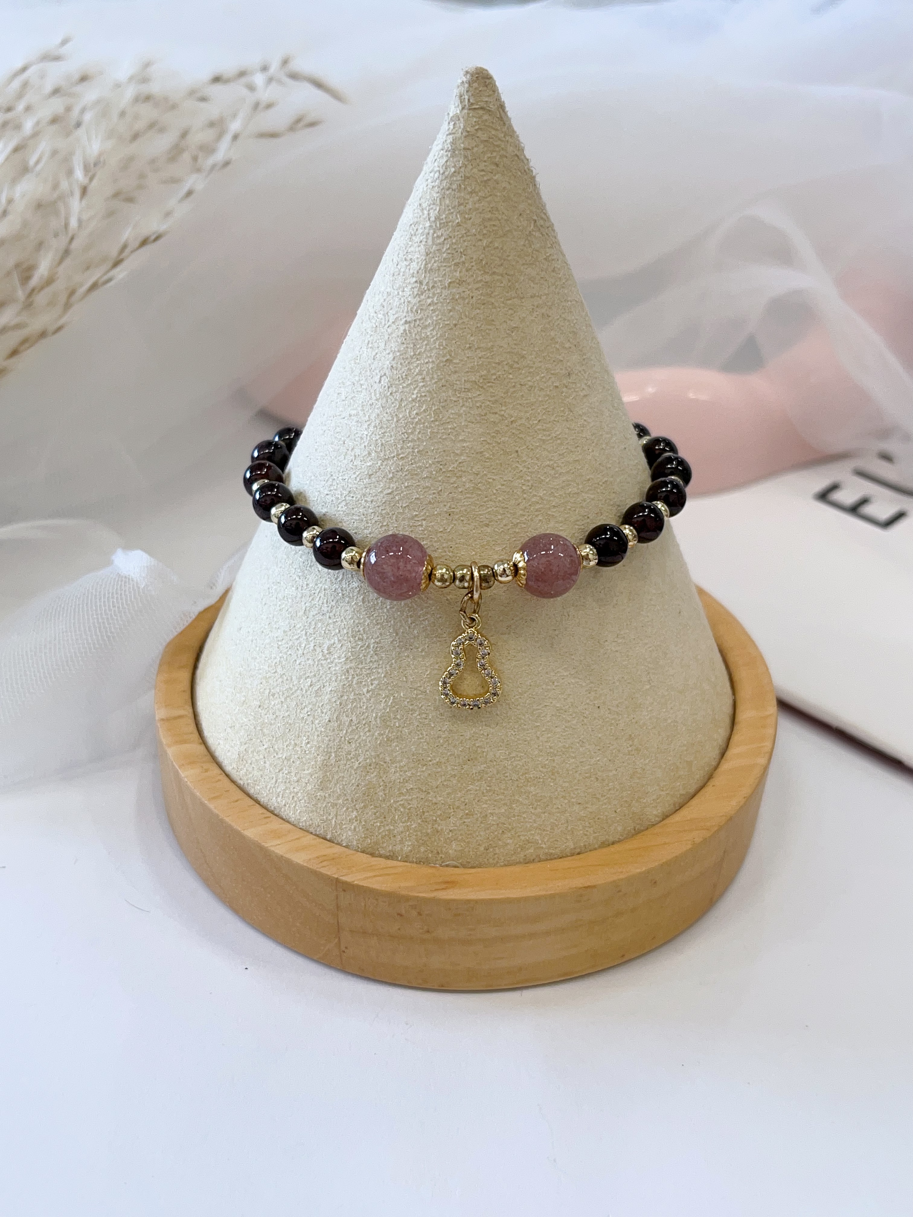 🍓🖤 草莓晶 × 黑曜石 × 葫芦吊坠手串 Strawberry Quartz, Obsidian & Gourd Charm