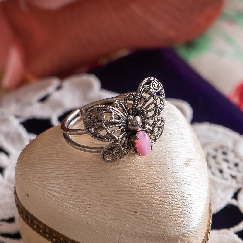 C.a. 1980s Czechoslovakian Silver Tone Butterfly Ring with Pink Glass Cabochon - Adjustable size (NZ013-3)