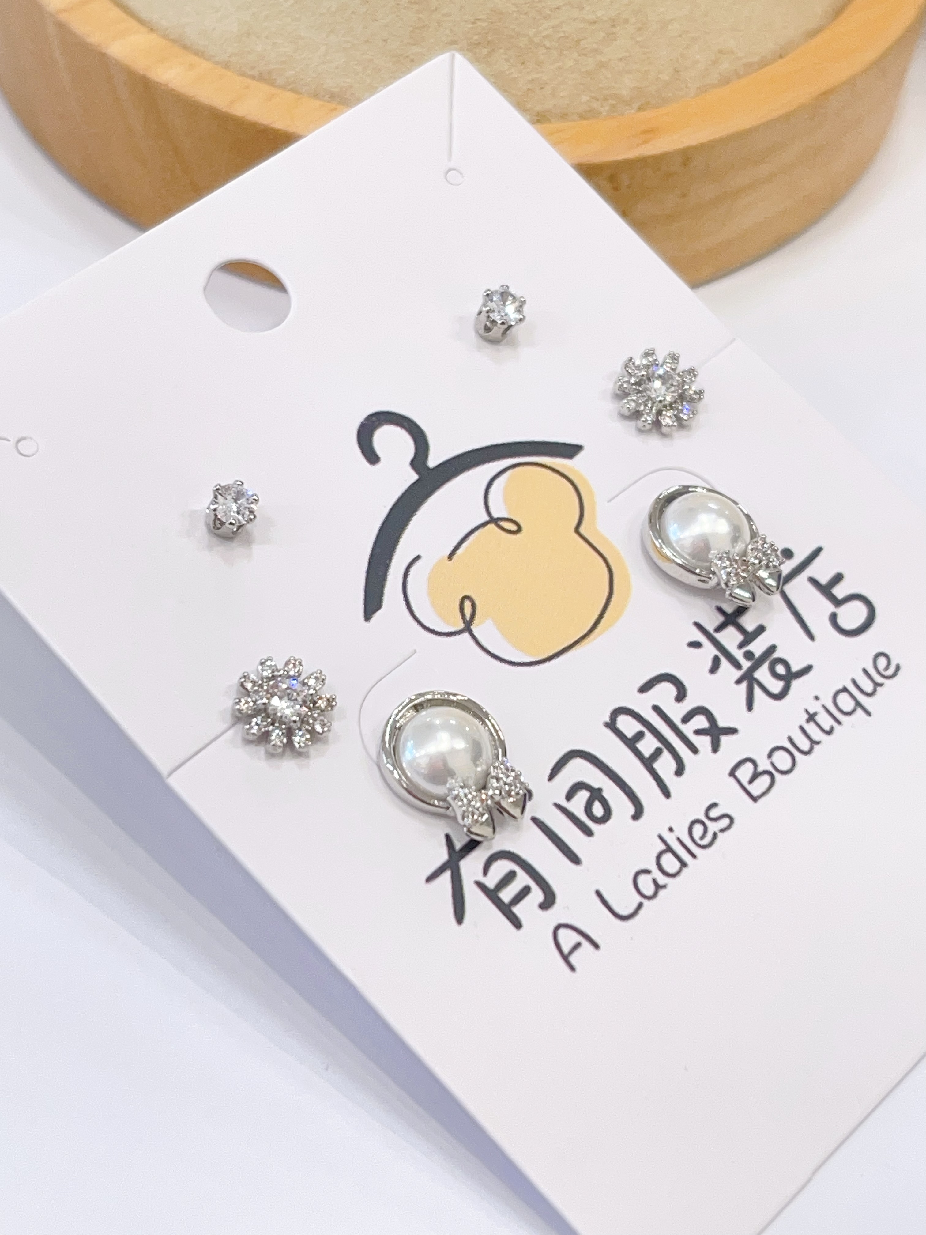 银色小花珍珠蝴蝶结耳环套装