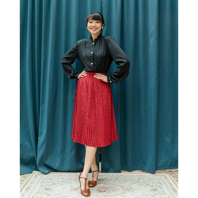 Vintage Japanese Black Foliage Pattern Red Skirt - Waist 27" (MT1606-11)