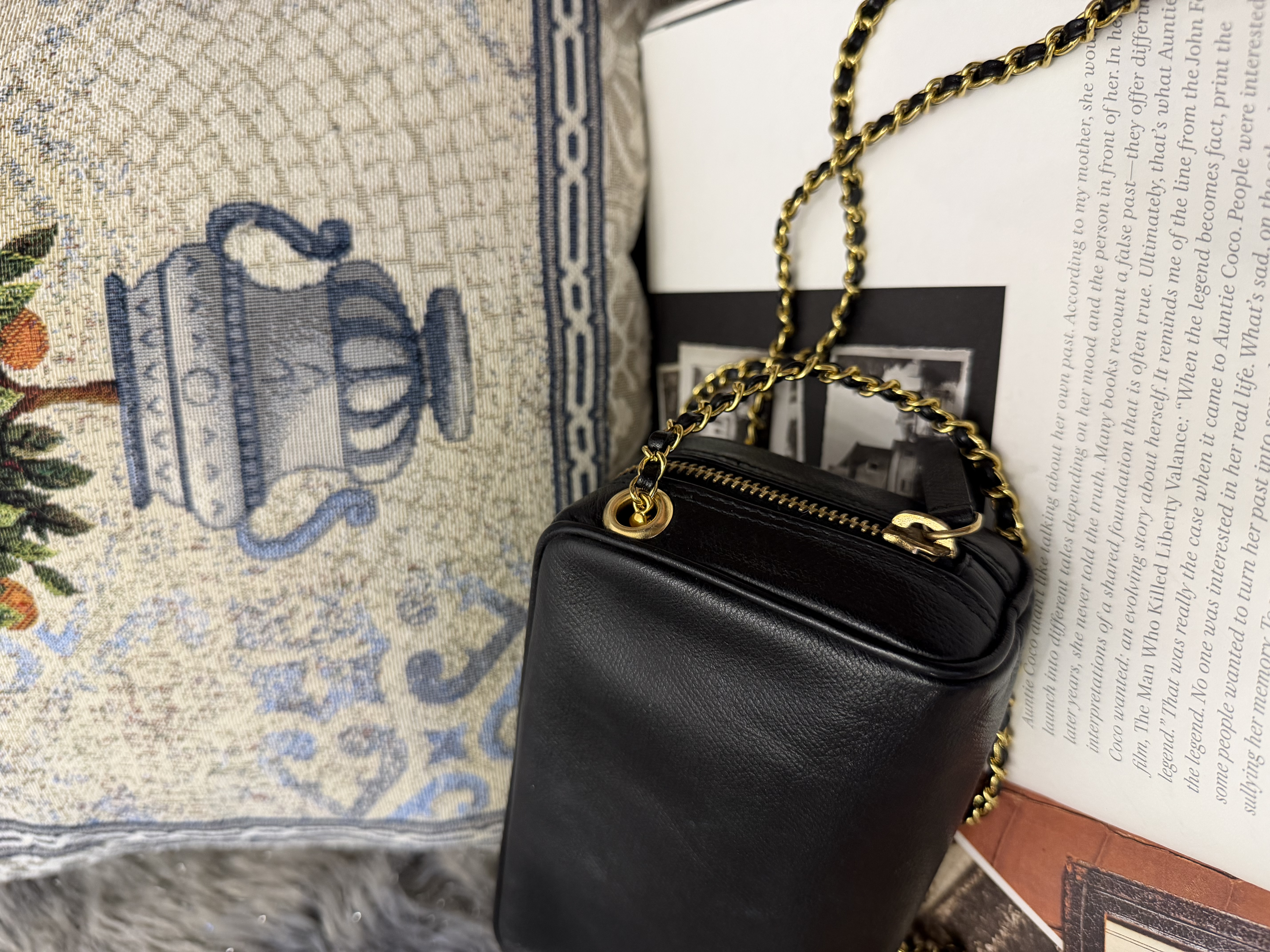 vintage chanel chanel leather vanity bag 