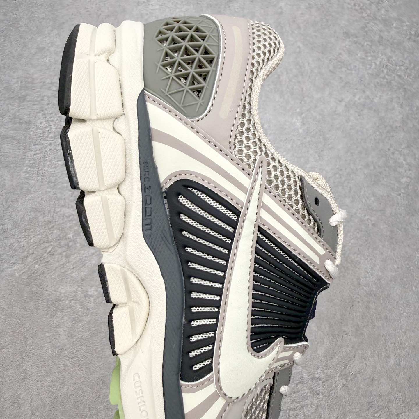 Nike Air Zoom Vomero 5 FB8825-001