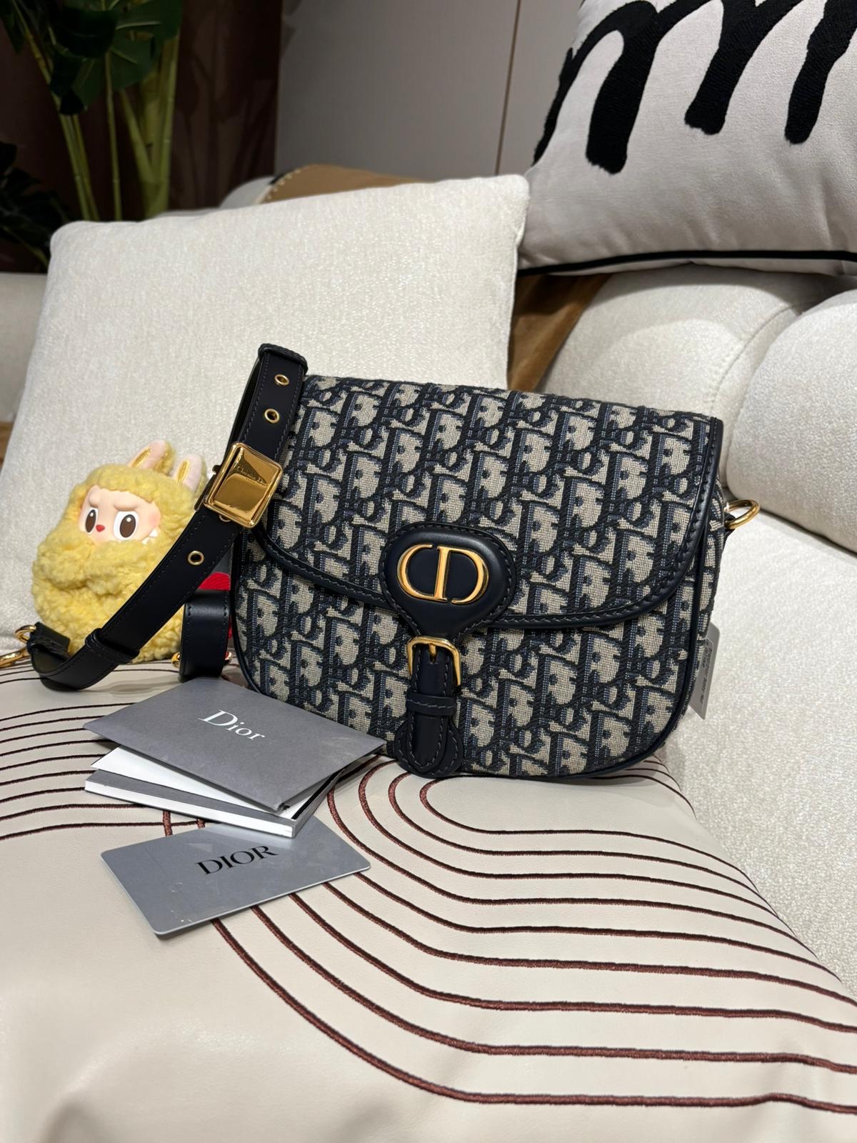 Dior Bobby medium, oblique 100%Authentic ,98%new ✅ 收據✅證書✅dust bag  📣專門店售價 $29,500📣