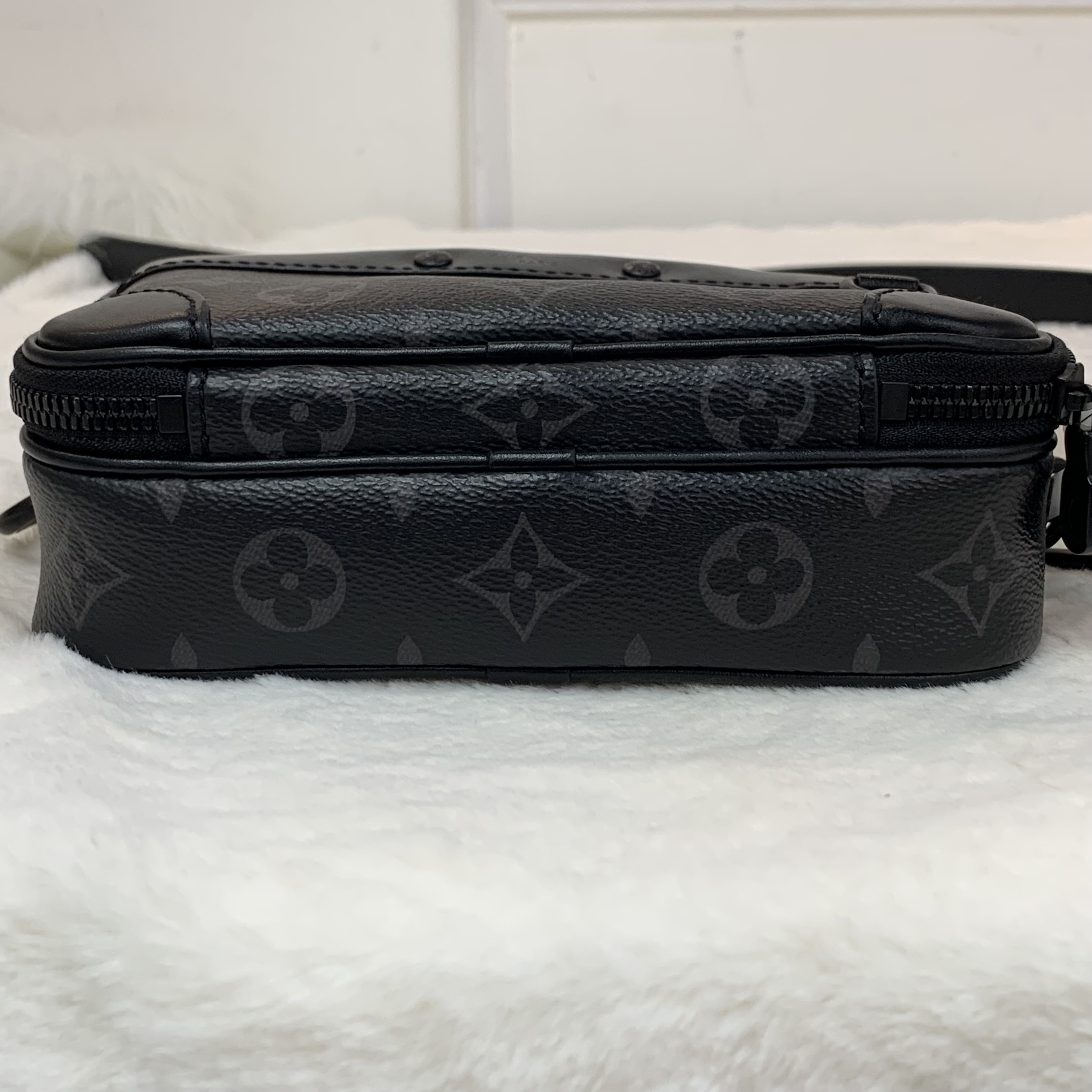 經典百搭耐用🖤👑  LV男裝 Alpha Wallet Monogram Eclipse Canvas