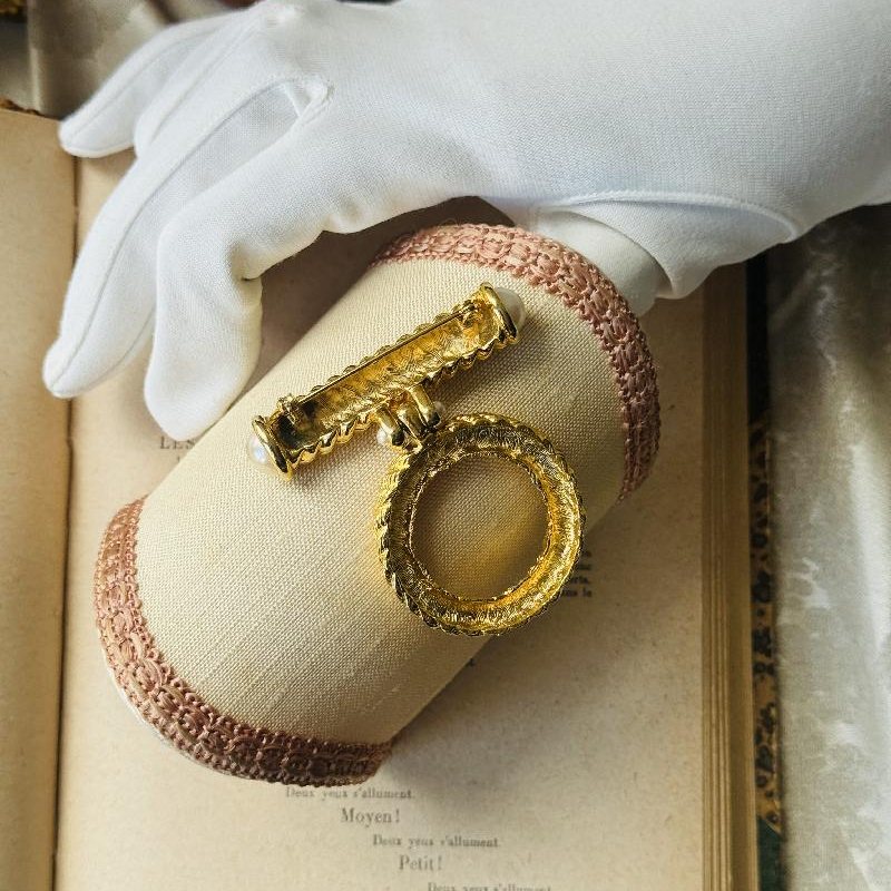 Vintage Pearl Accented Twisted Rope Circle Brooch (MT2474)