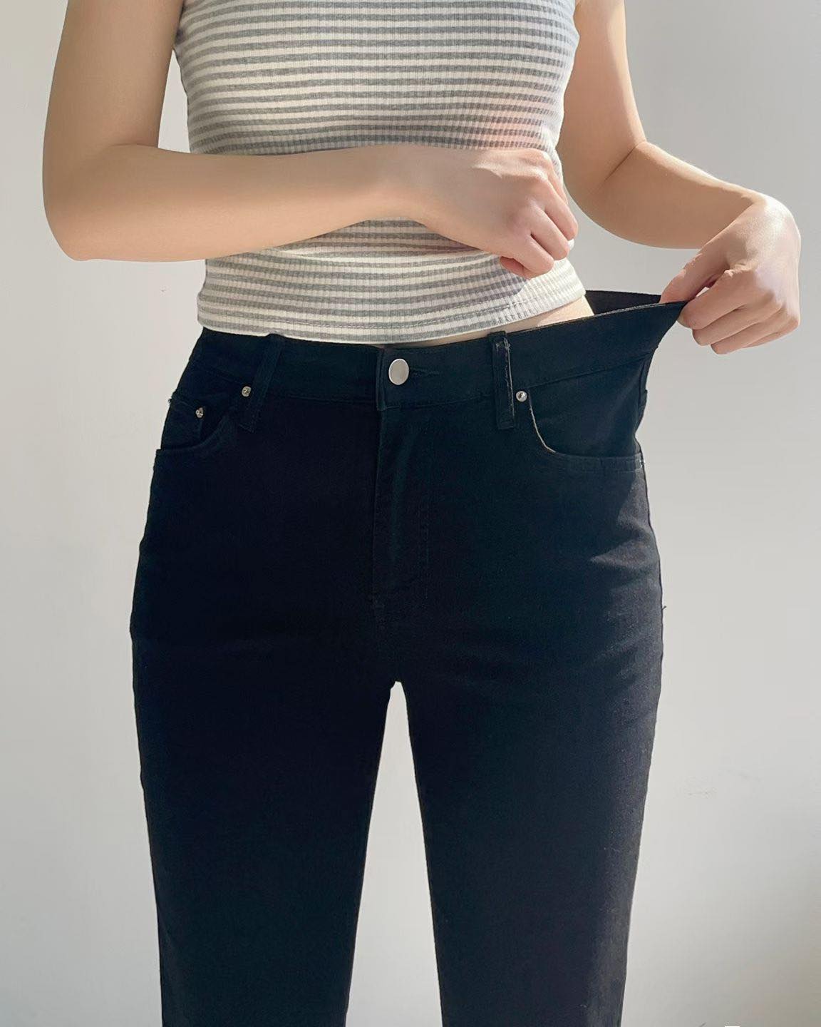 冰感黑色小喇叭褲