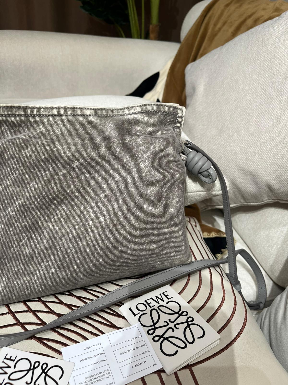 Loewe flamenco Clutch mini grey denim 特別版洗水牛仔布 100%Authentic, 95%New ✅Gift Receipt ✅Dust bag