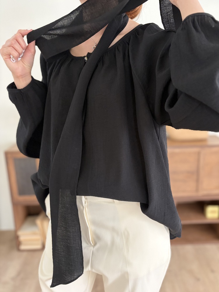 Eloise Tie-Neck Blouse (Black)