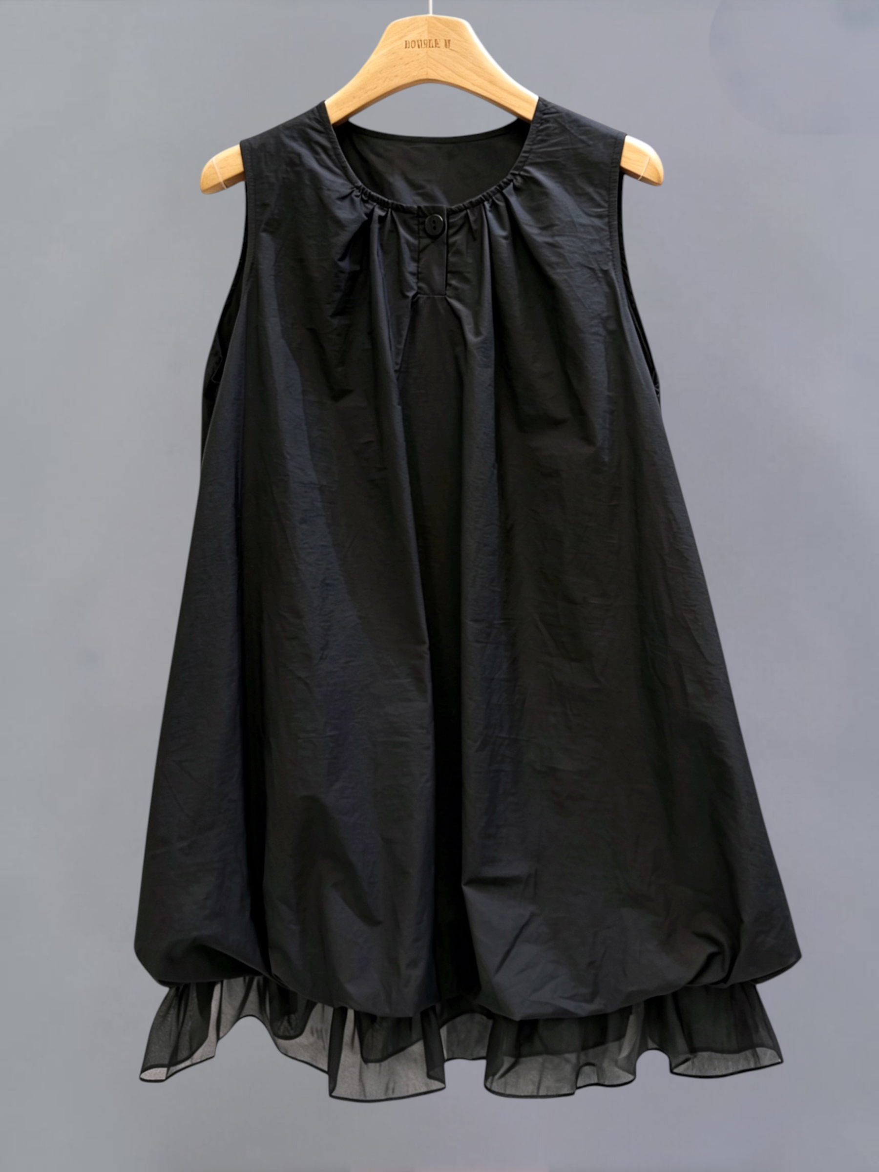 輕盈速乾料紗腳連身裙