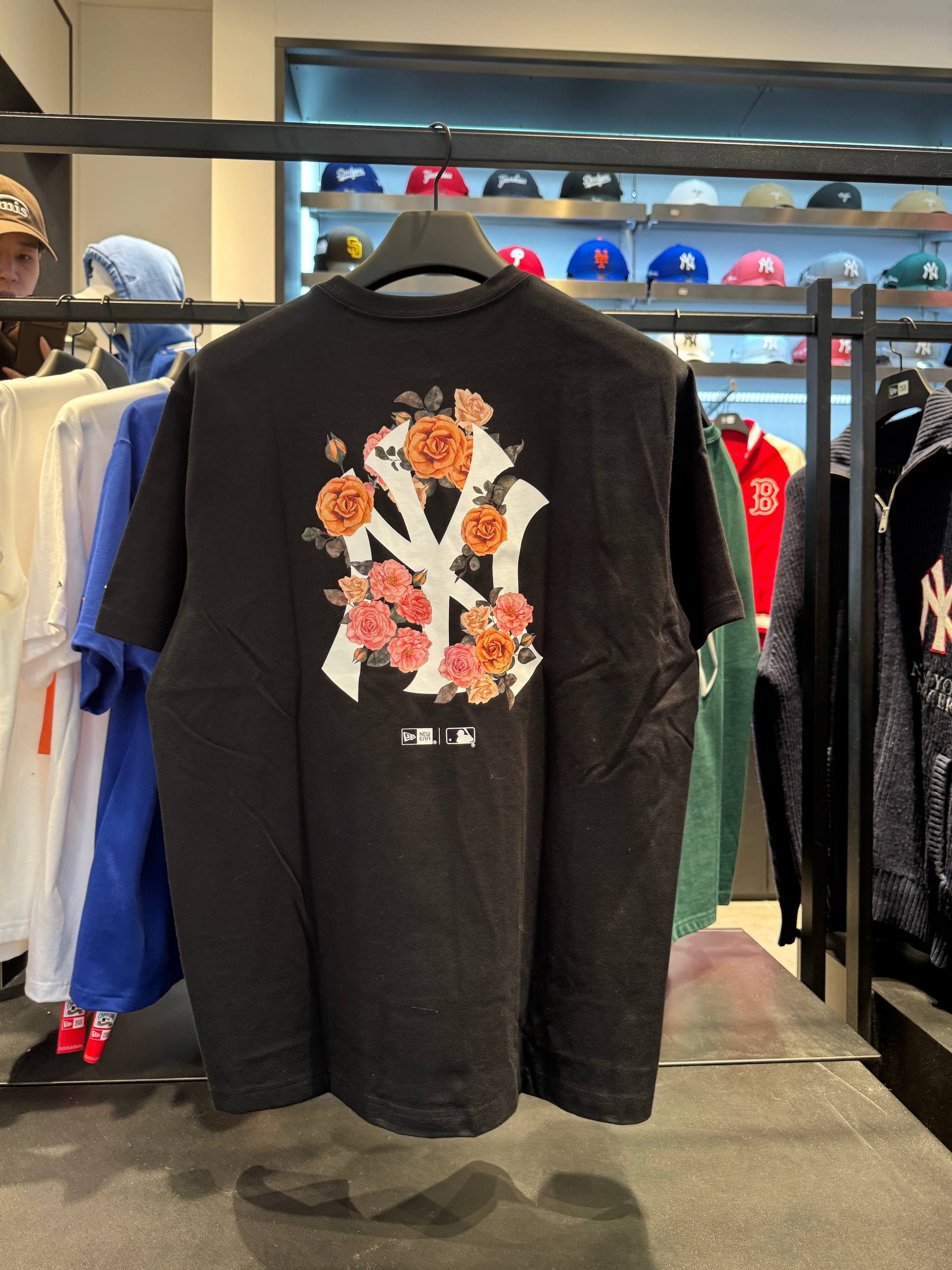 🇰🇷Newera 男女同款上衣✨