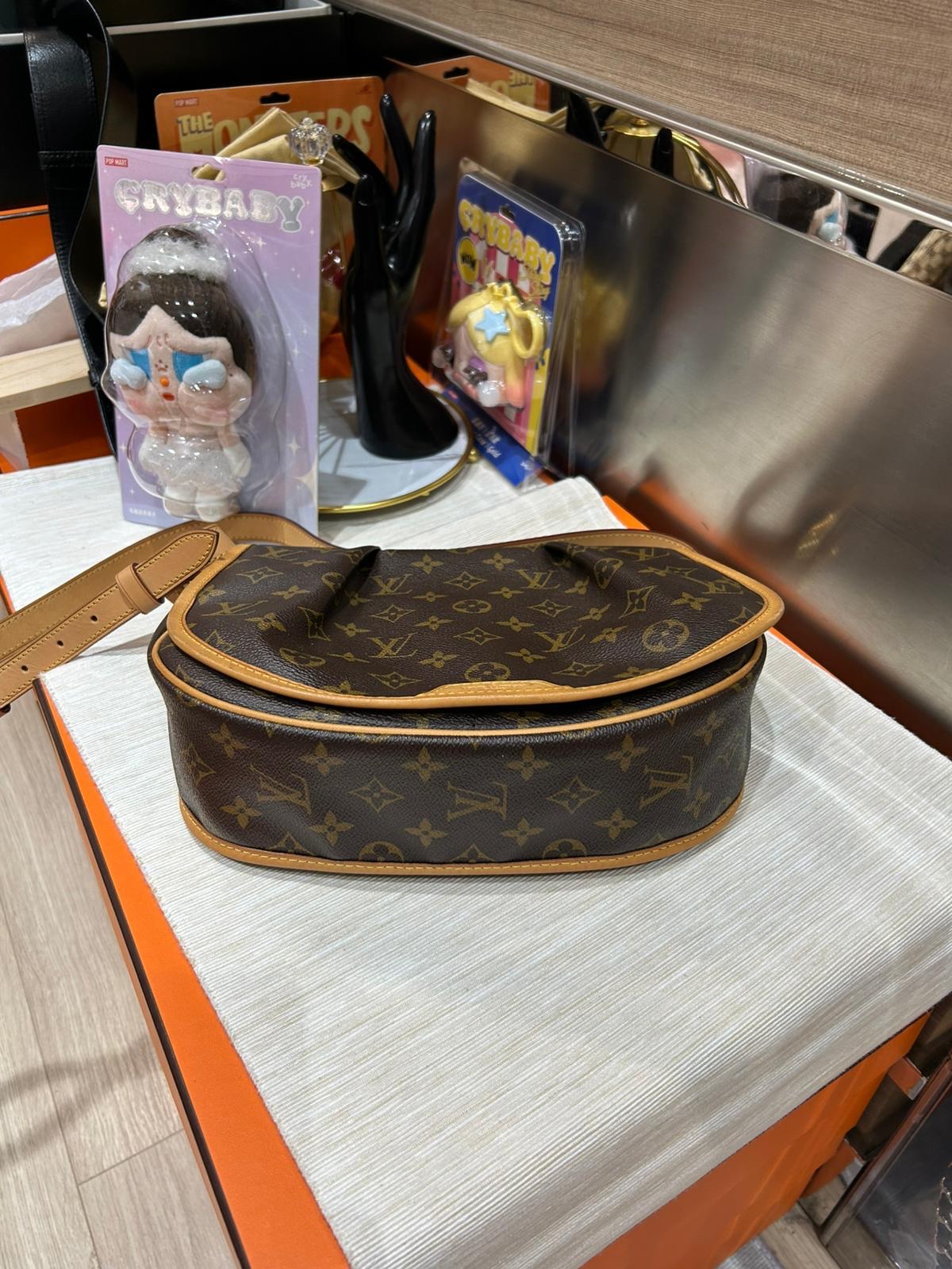  Lv Menilmontant PM monogram 100%Authentic ,95%new ✅dust bag  