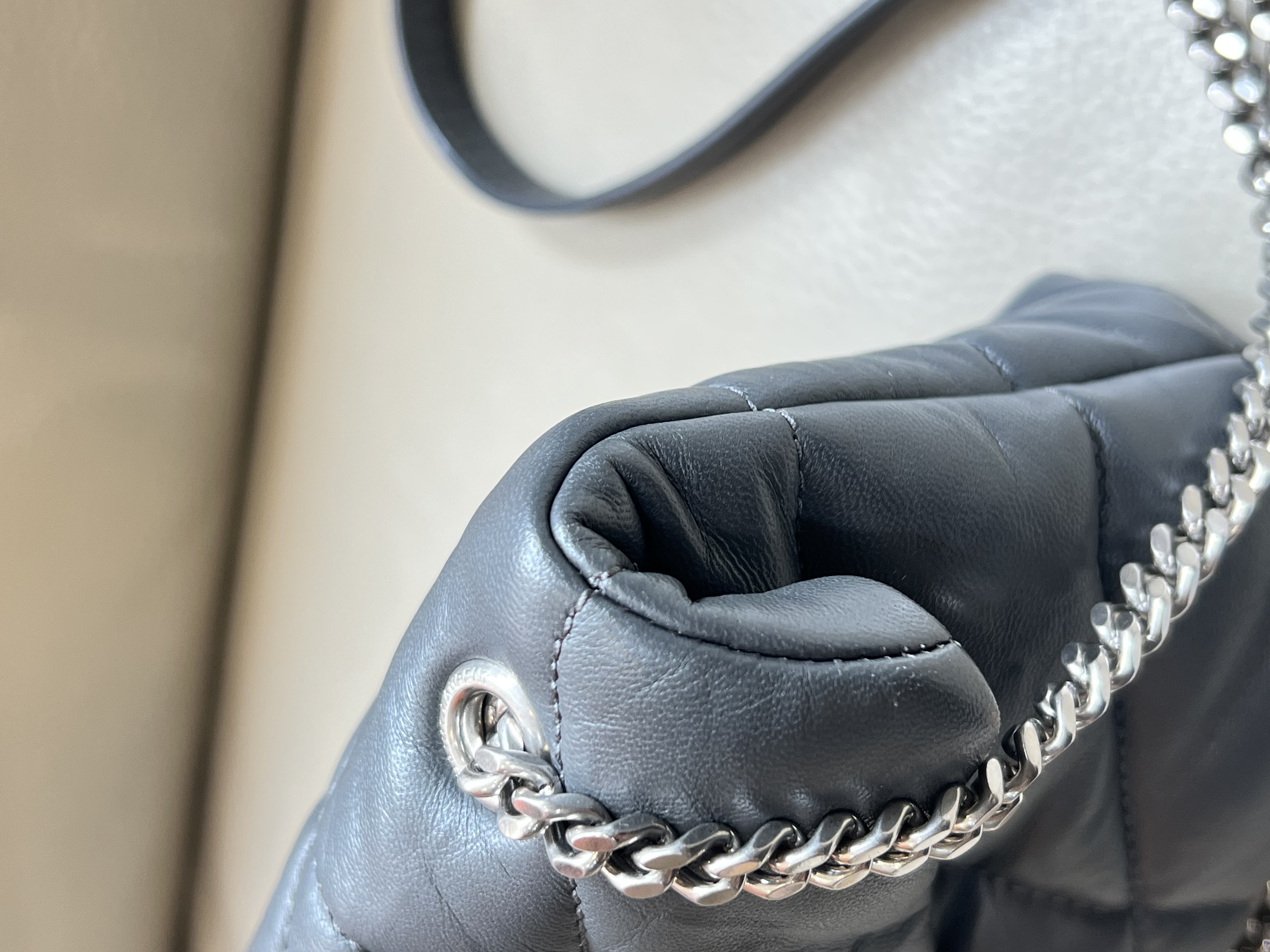 Pre-Owned YSL Loulou Puffer / Product Code: 36041631