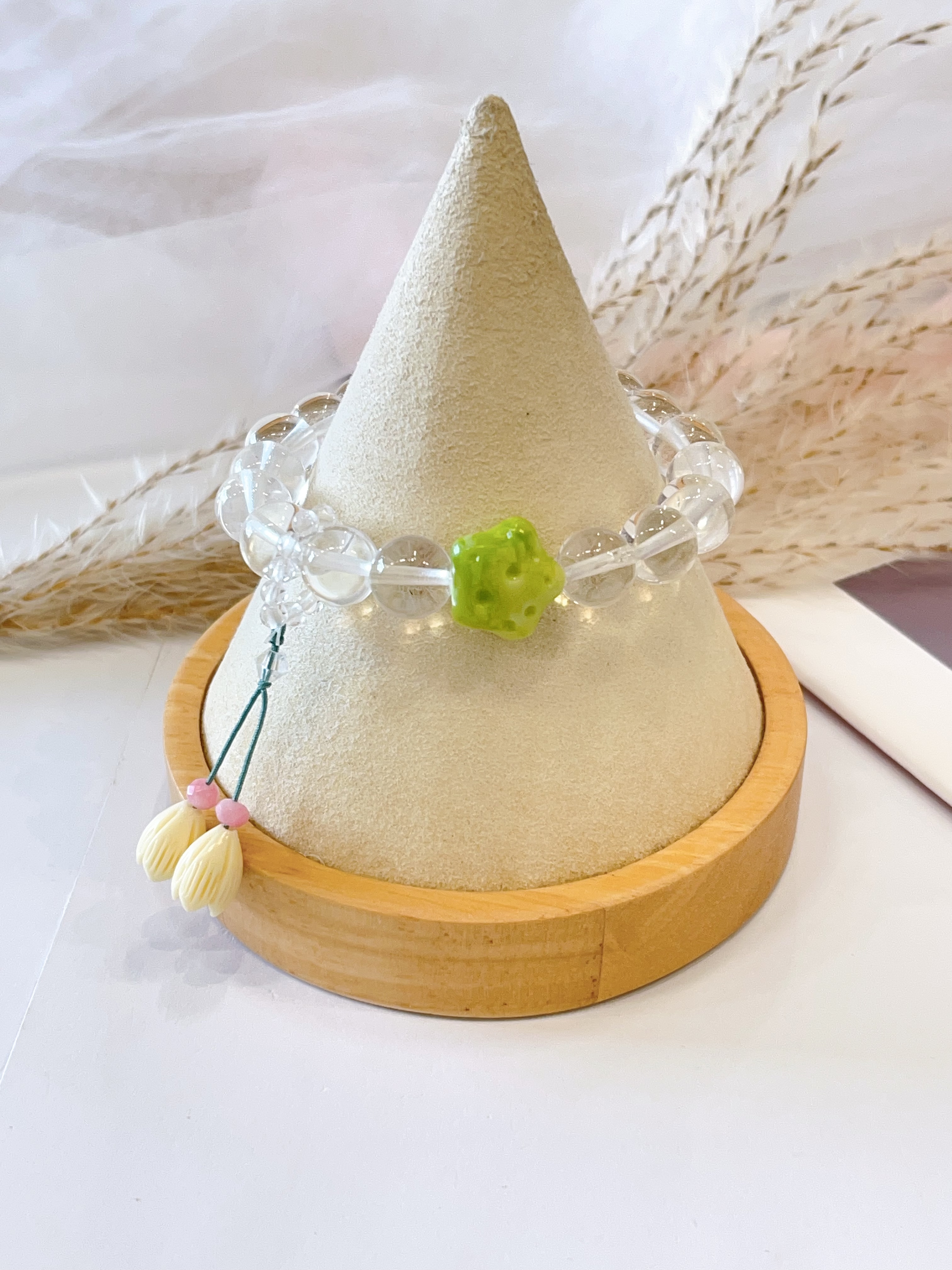 🤍 白水晶 × 郁金香配饰手串 Clear Quartz & Tulip Charm  |  10mm