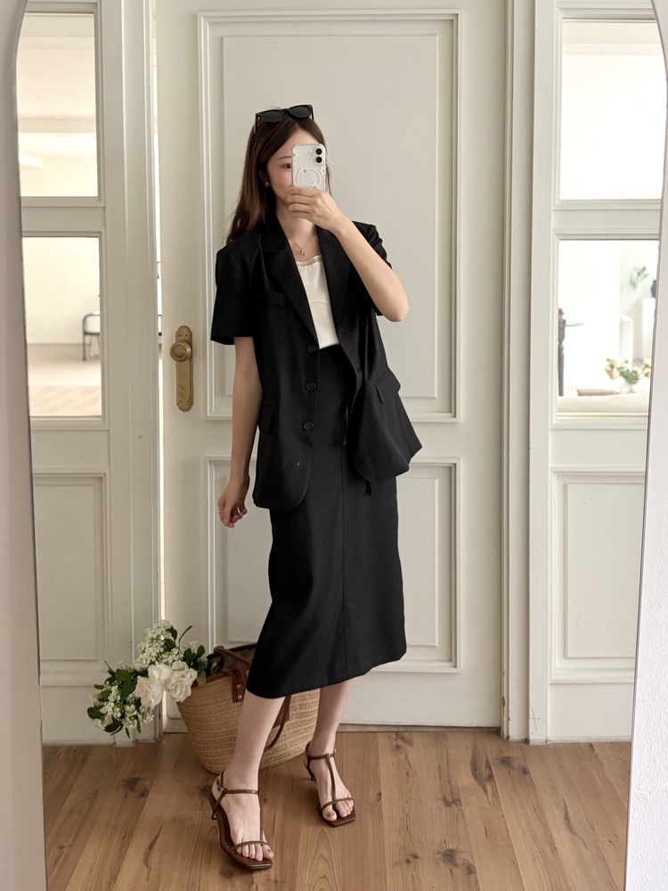 Noir Belted Skirt (Black)