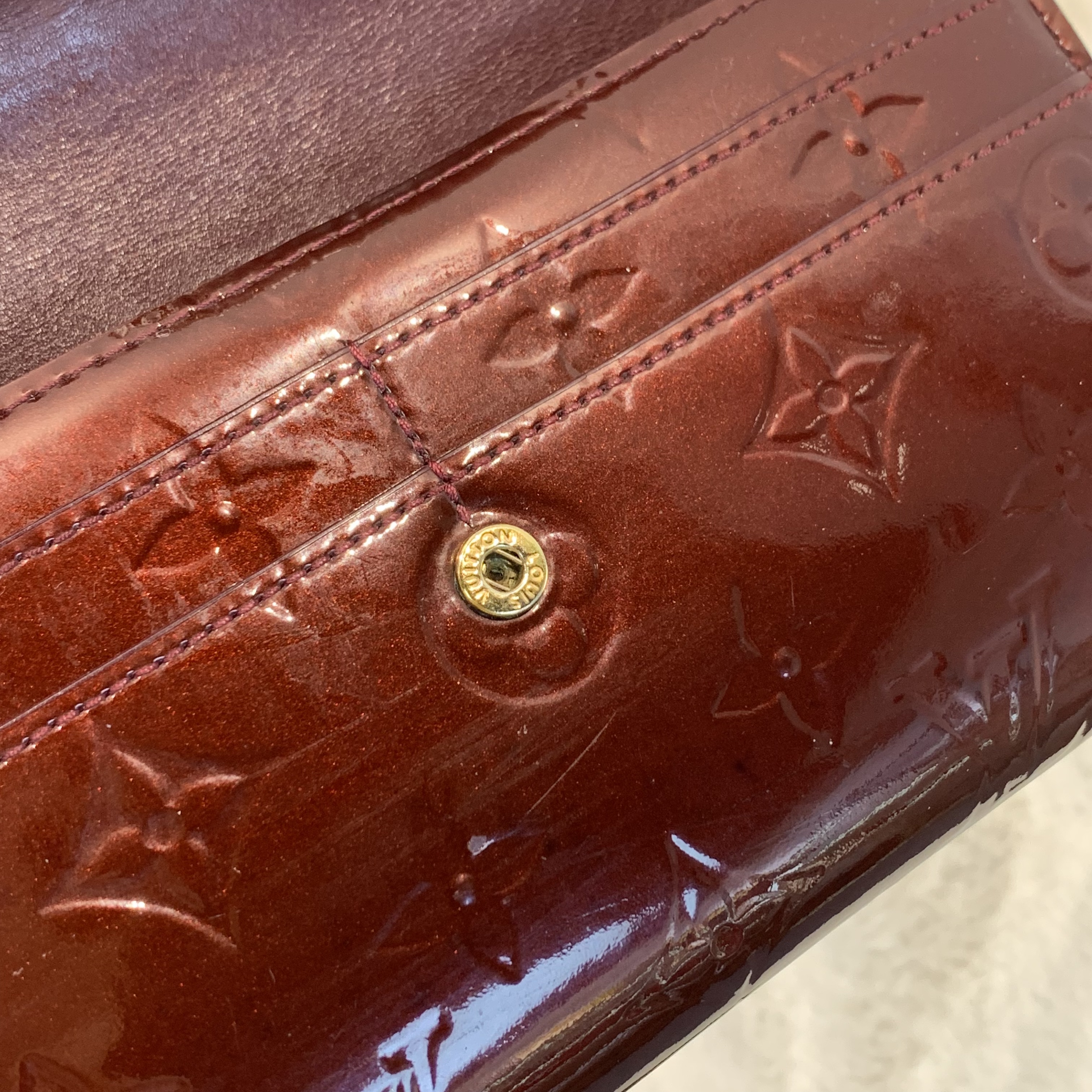 不失禮新年賀禮必送🧧LV暗紅漆皮長款銀包