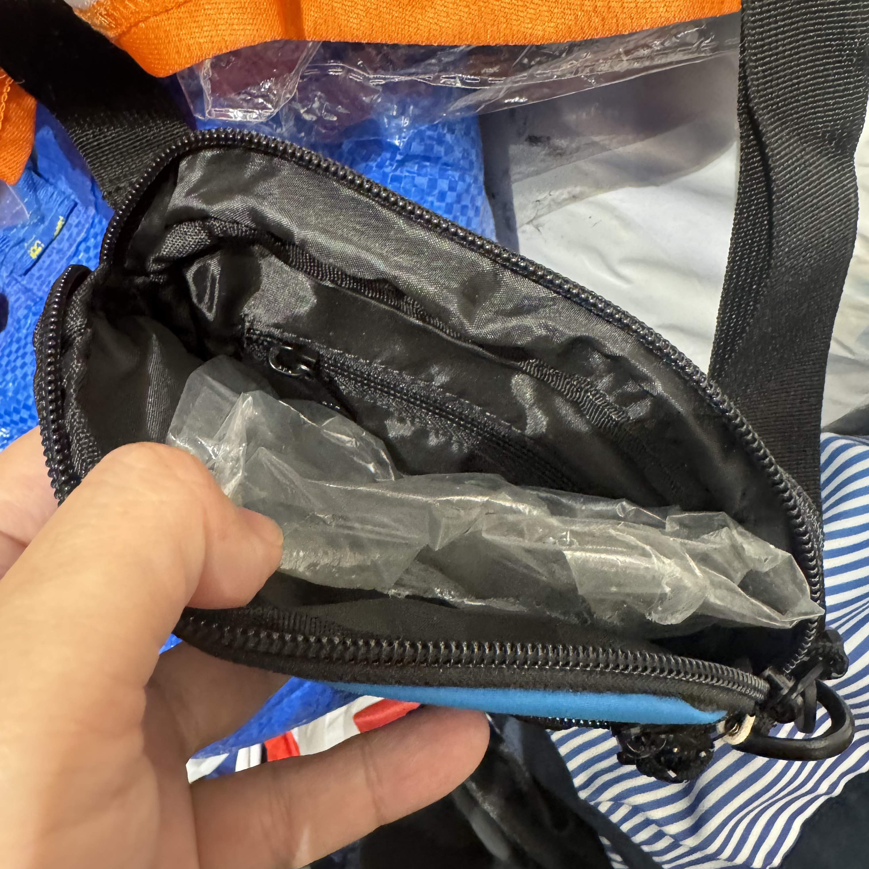 (Clearance)Obey small bag (Bnwt)